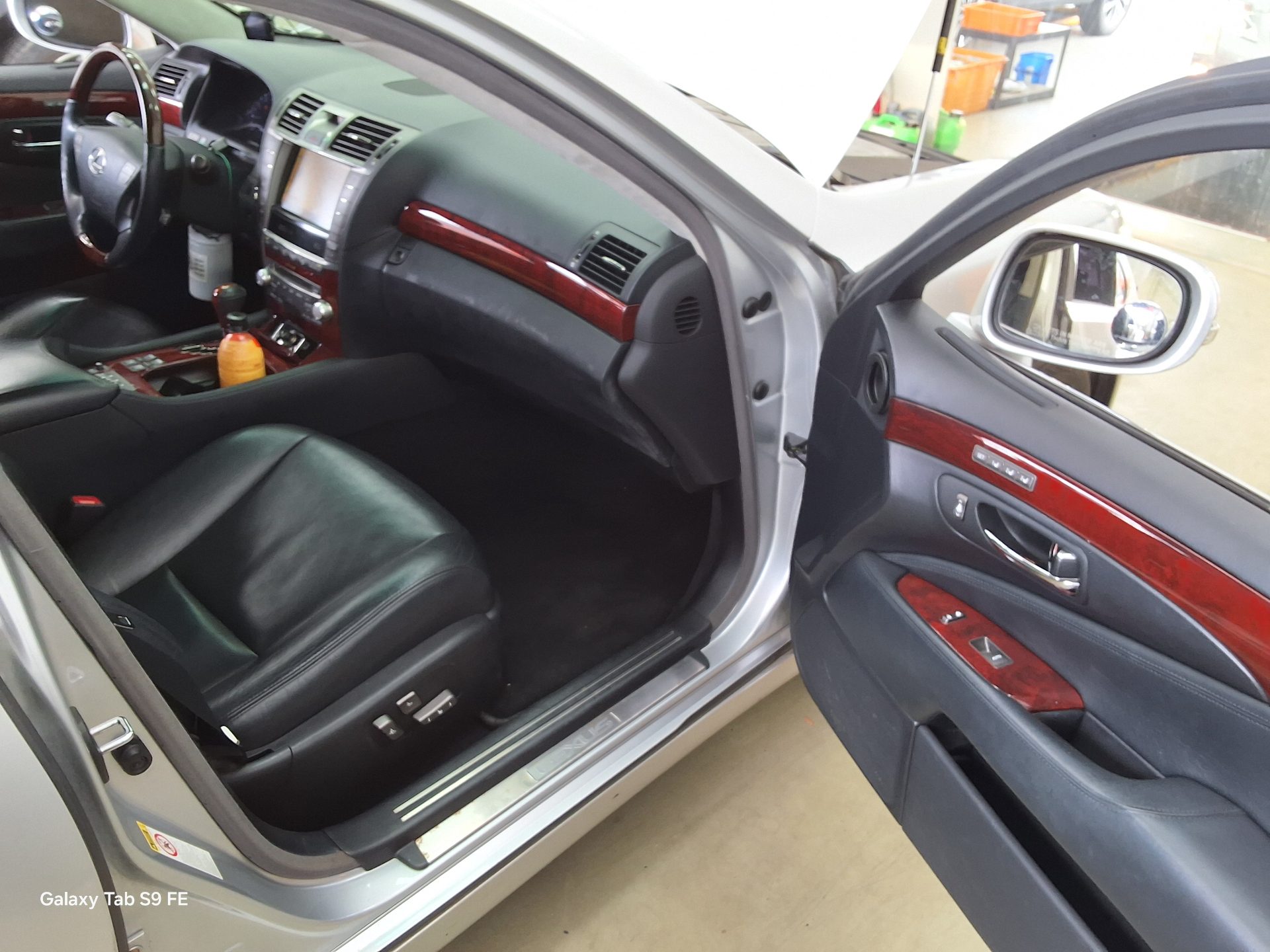 Lexus LS 2012 - Image 13