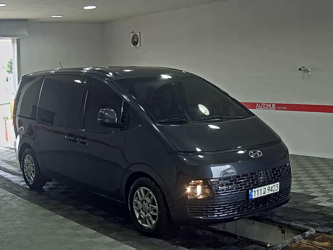 Hyundai Staria 2022 - Image 2