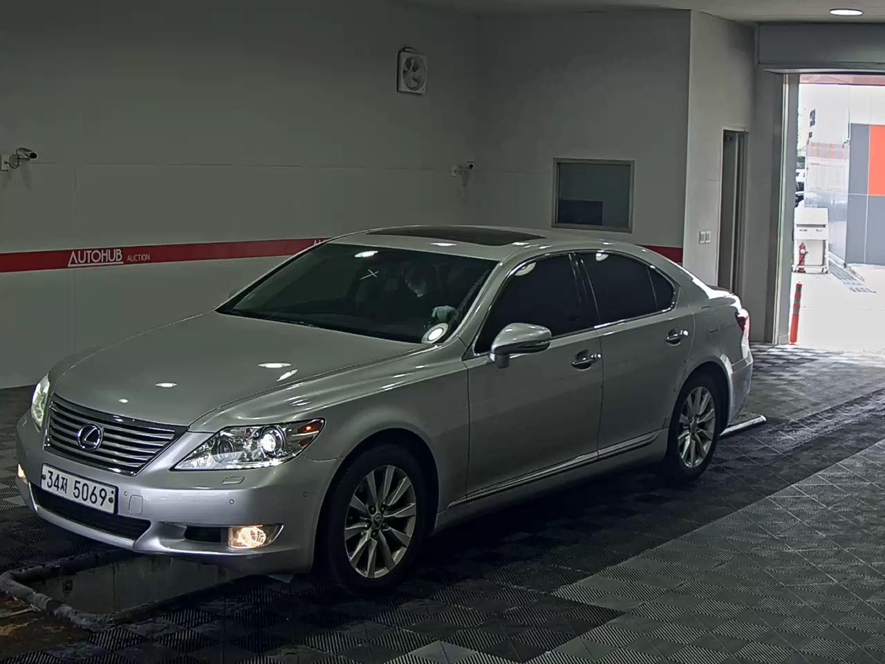 Lexus LS