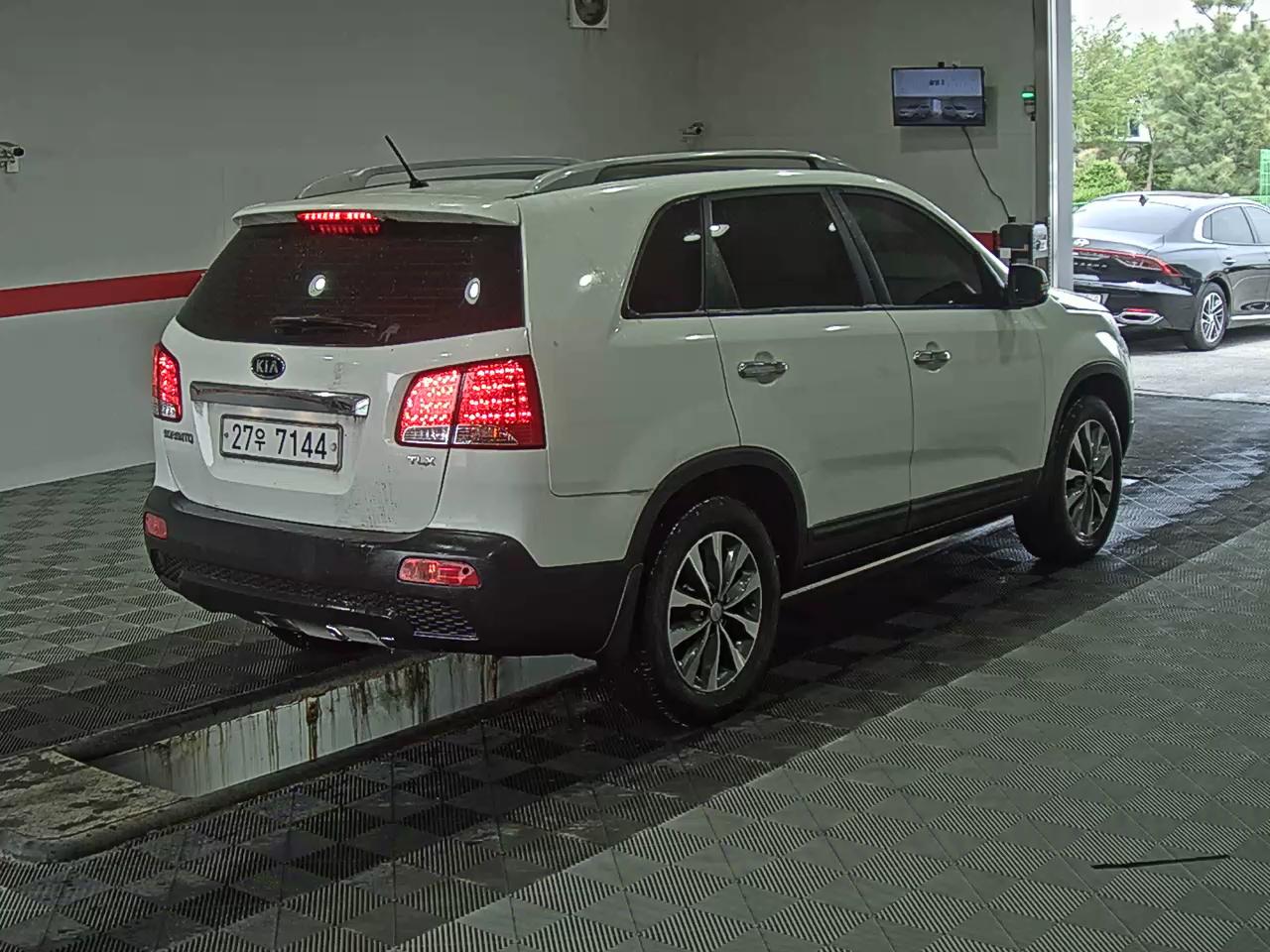 Kia Sorento 2011 - Image 4
