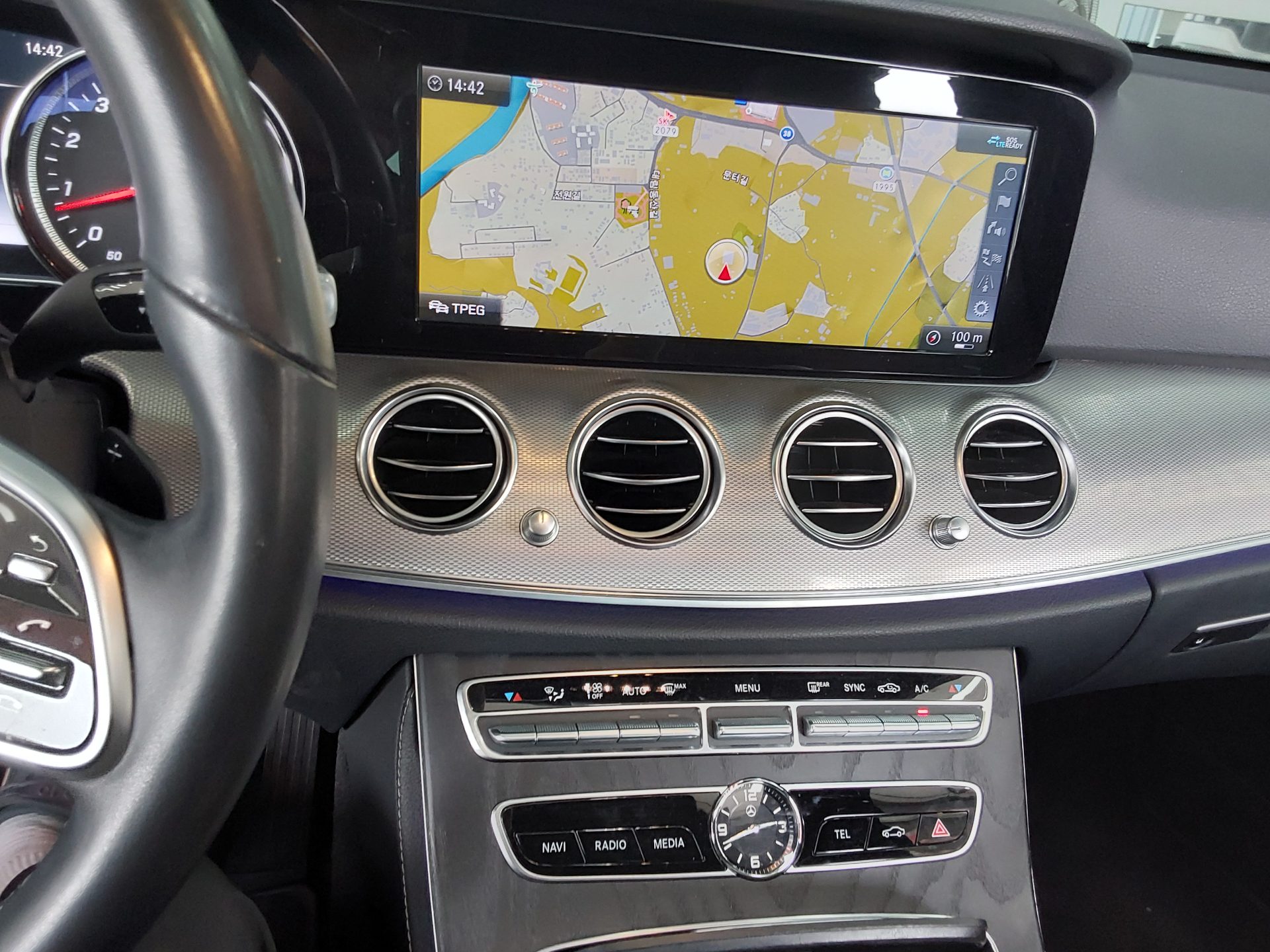 Mercedes-Benz E-Class 2020 - Image 16