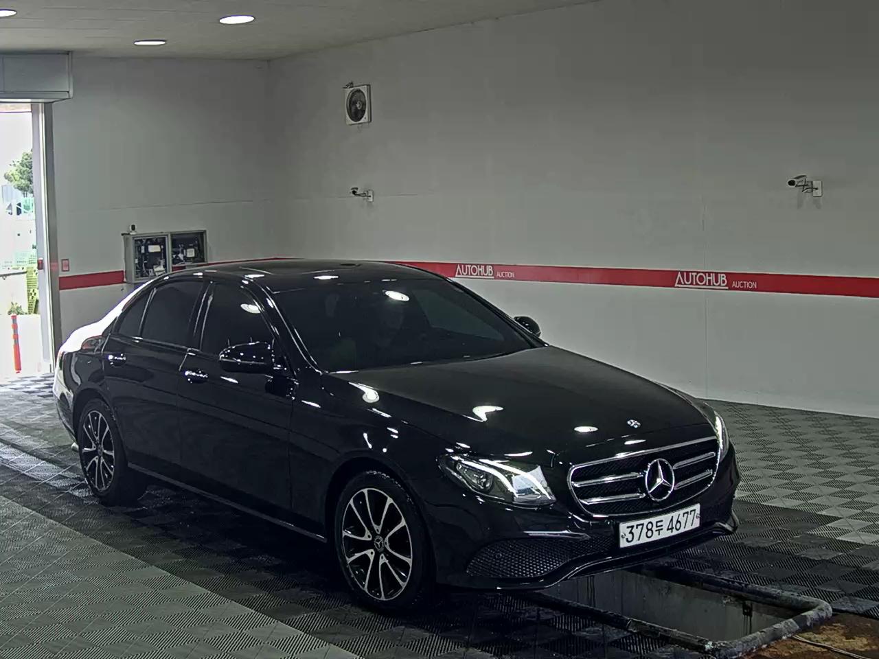 Mercedes-Benz E-Class 2020 - Image 2