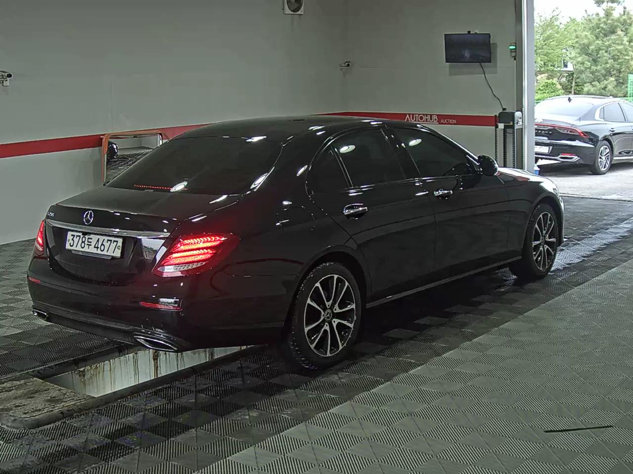 Mercedes-Benz E-Class 2020 - Image 4