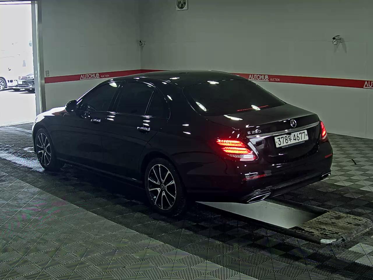 Mercedes-Benz E-Class 2020 - Image 5