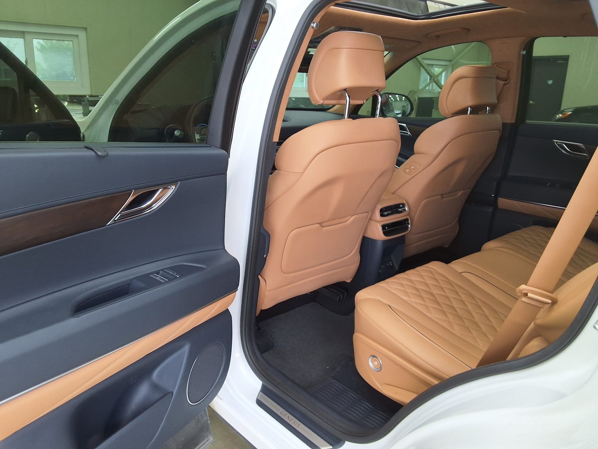 2022 - genesis gv80