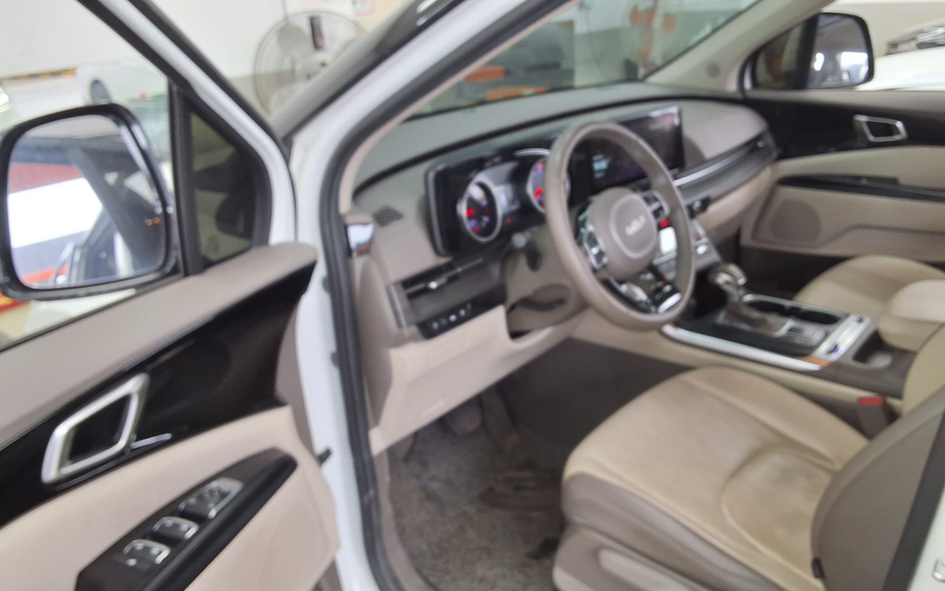 Kia Carnival 2023 - Image 9