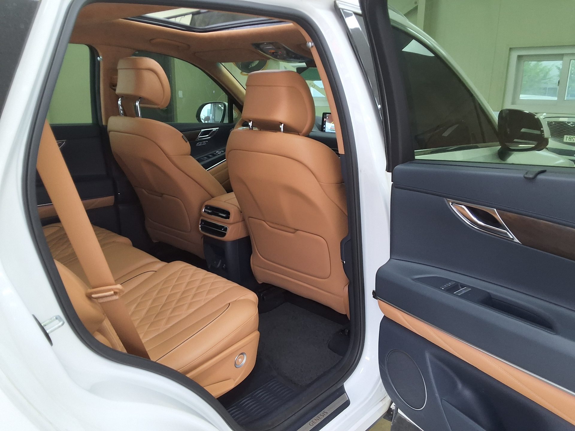 2022 - genesis gv80