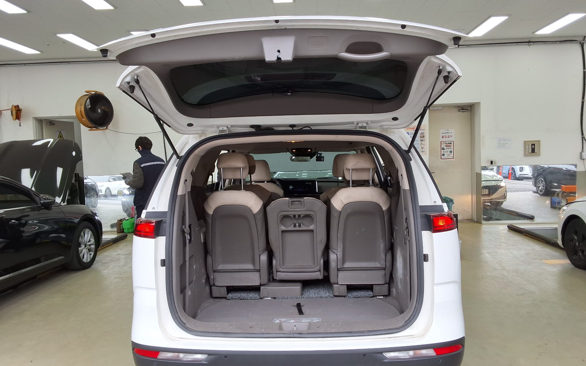 Kia Carnival 2023 - Image 14