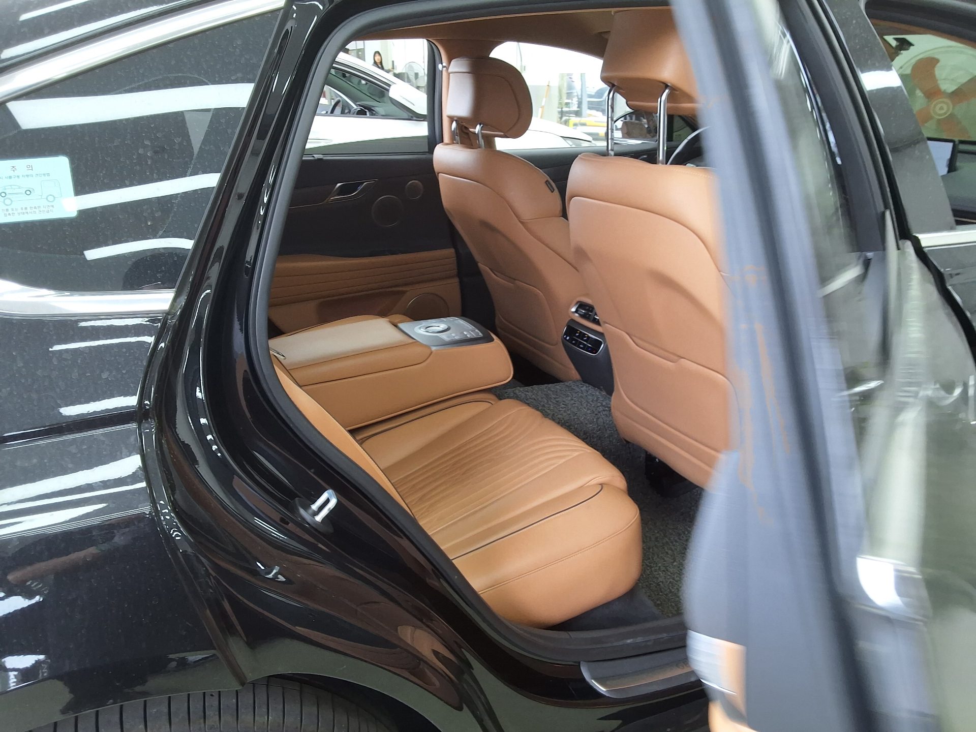 Hyundai Genesis 2021 - Image 12