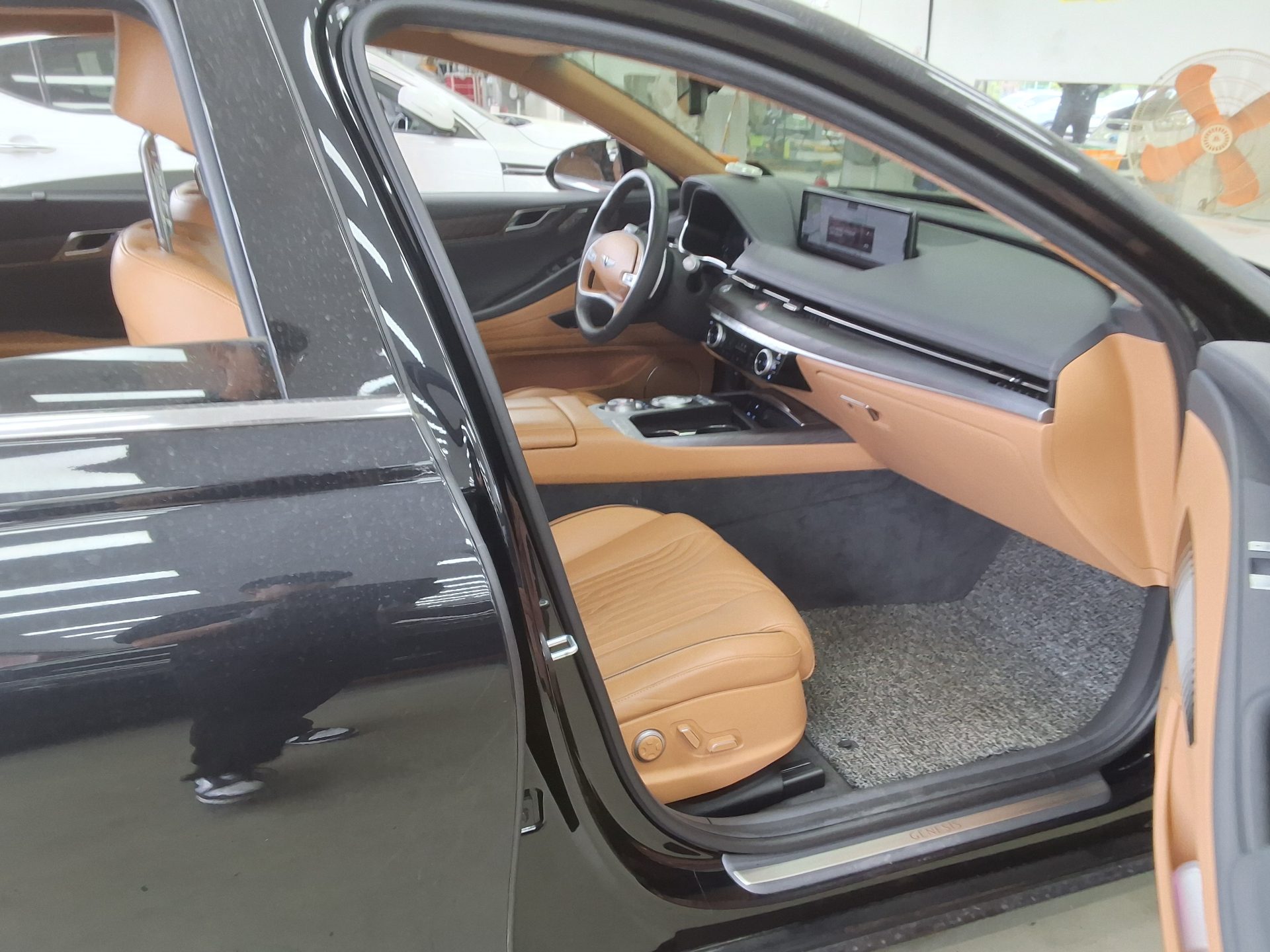 Hyundai Genesis 2021 - Image 13