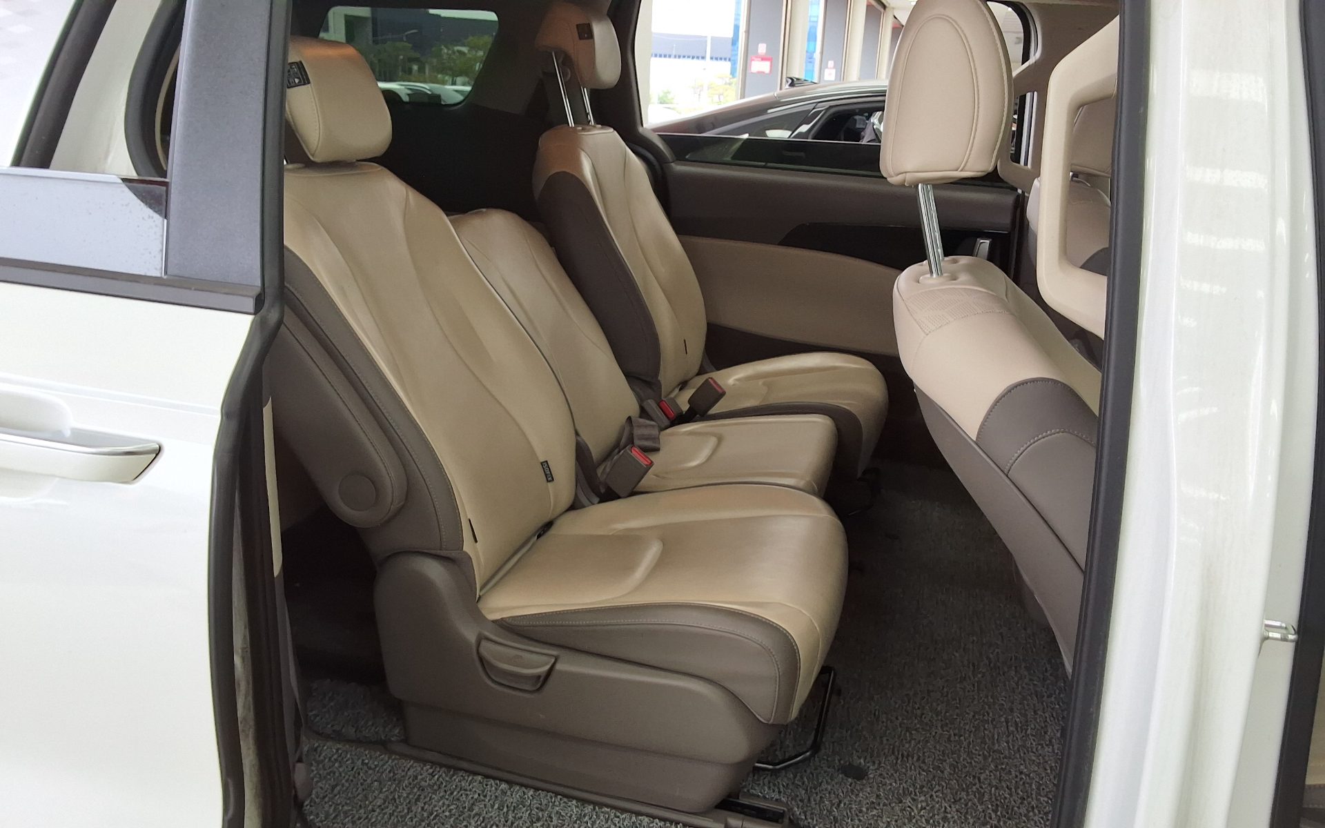 Kia Carnival 2023 - Image 12