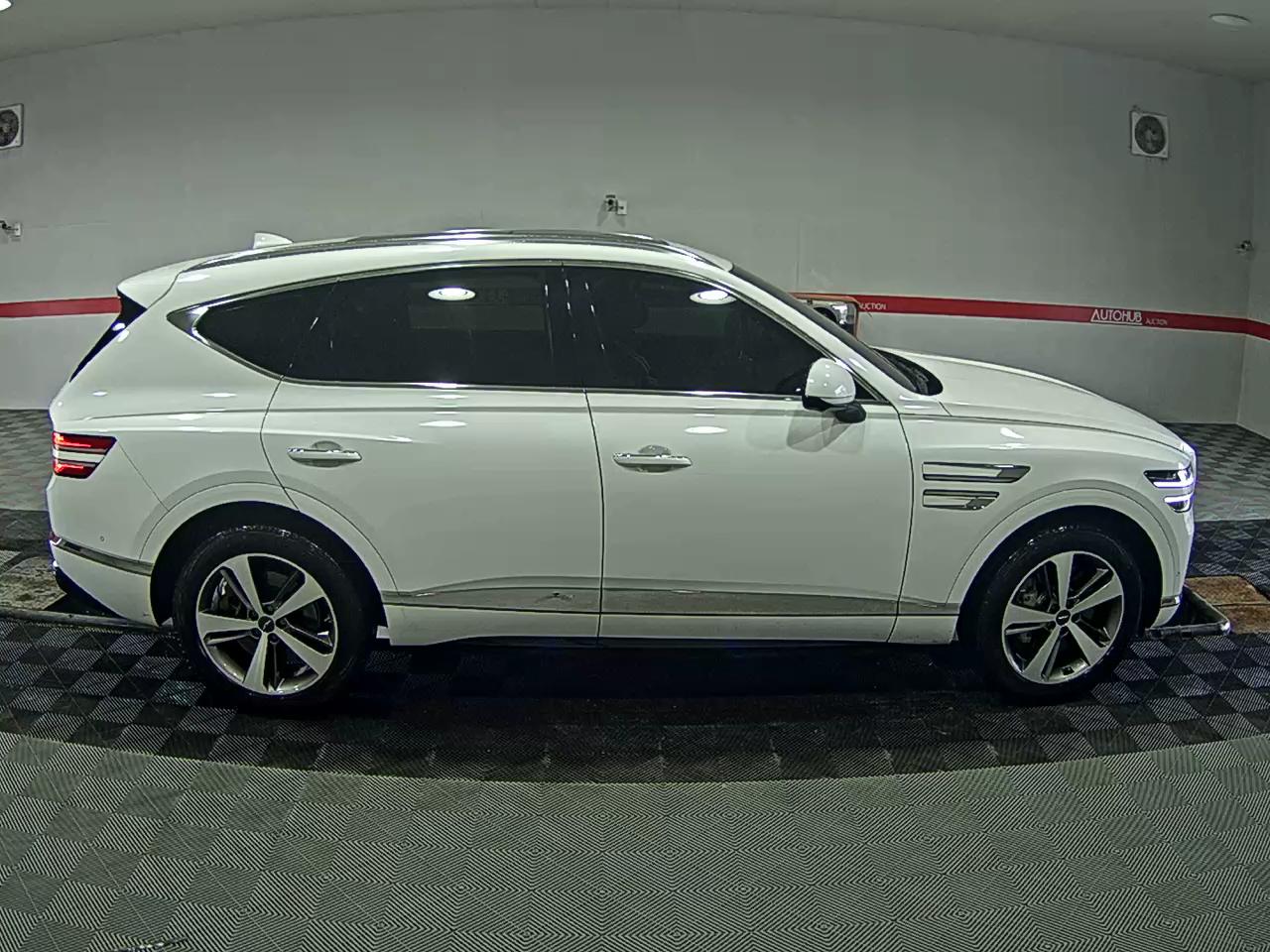 2022 - genesis gv80