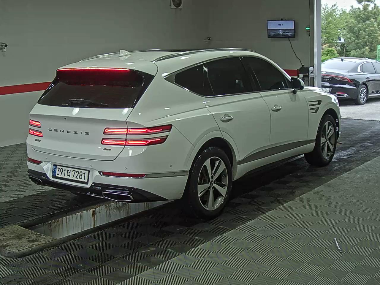 2022 - genesis gv80