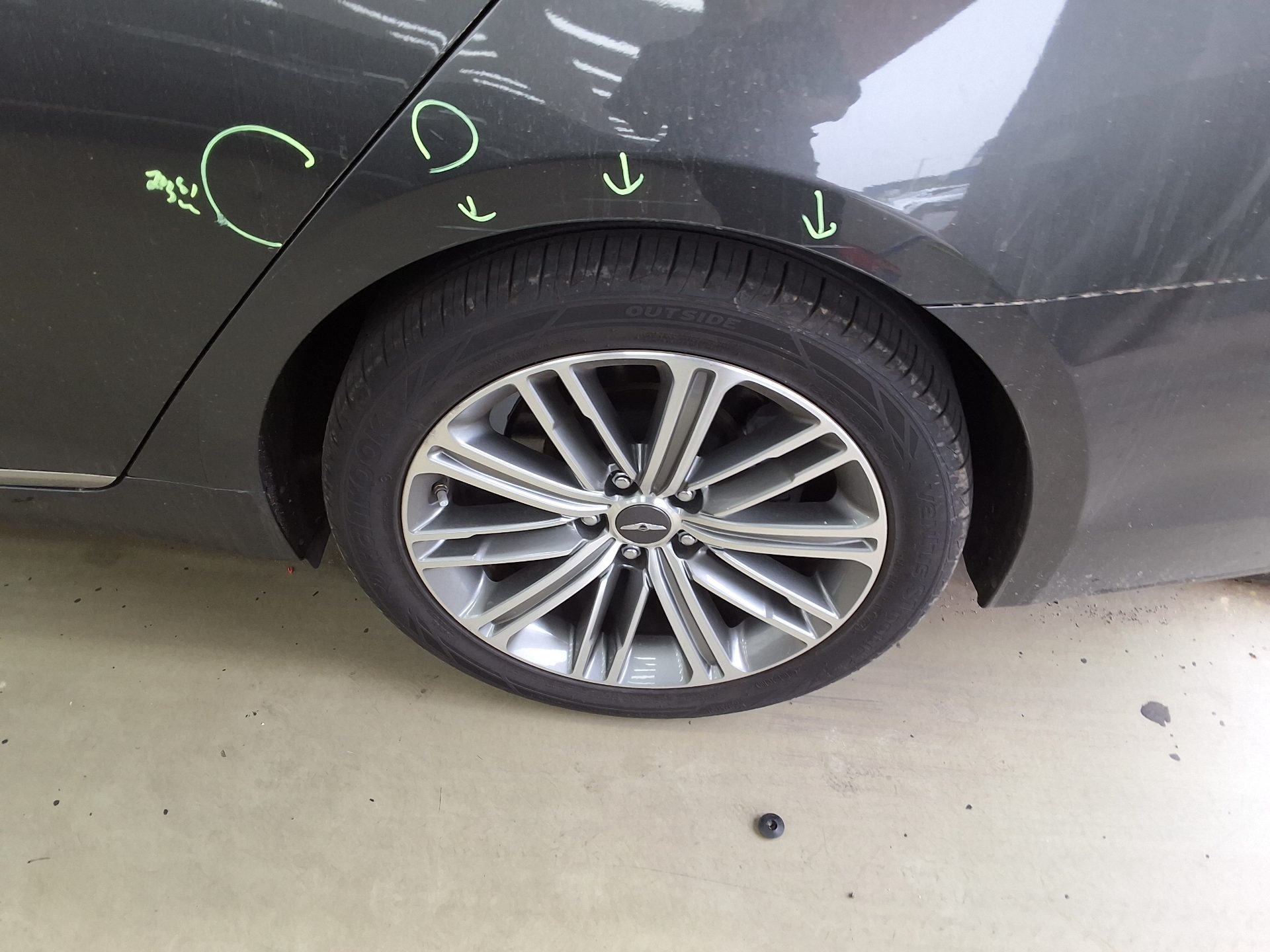 Genesis G80 2018 - Image 18