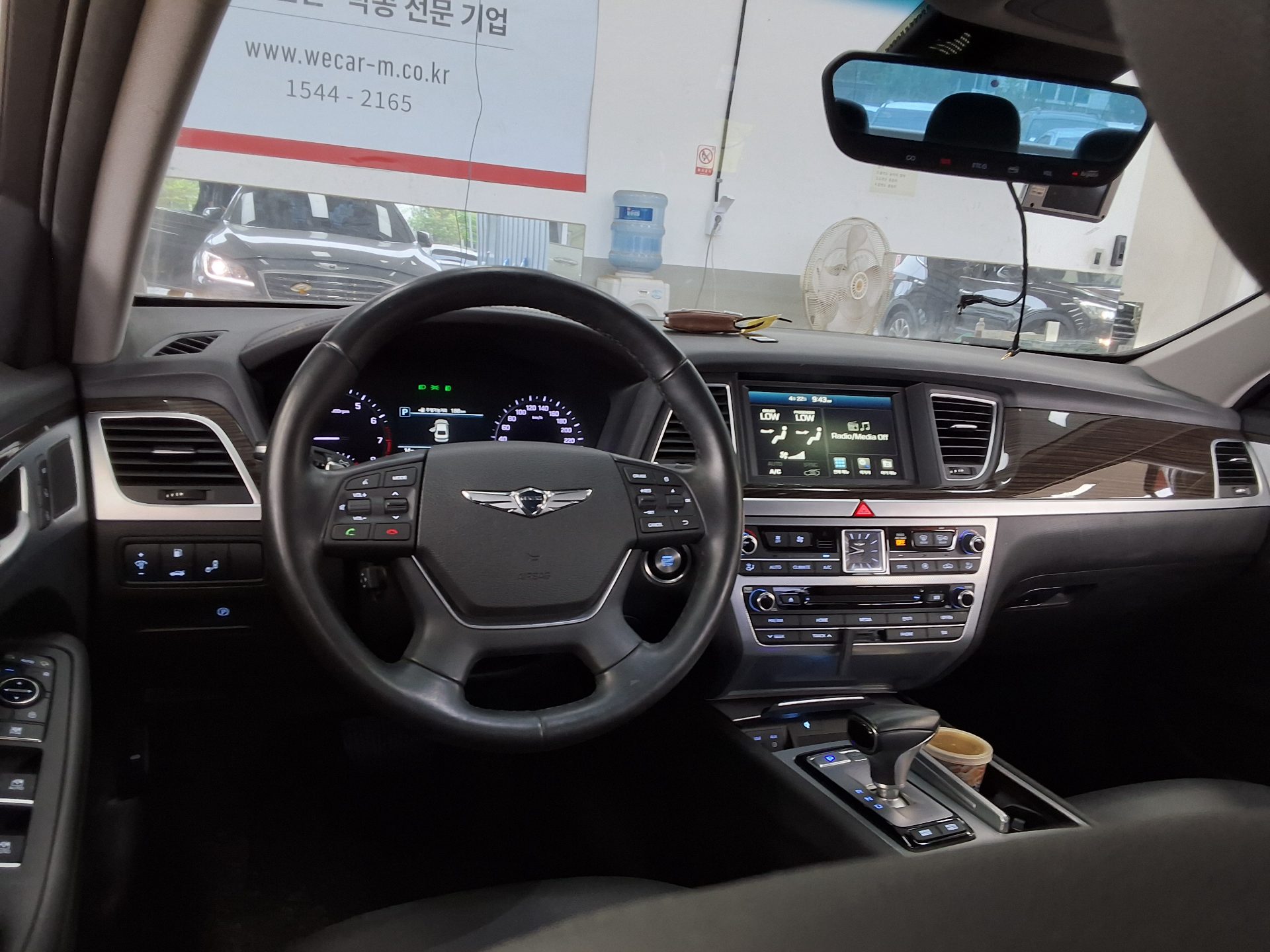 Genesis G80 2018 - Image 10