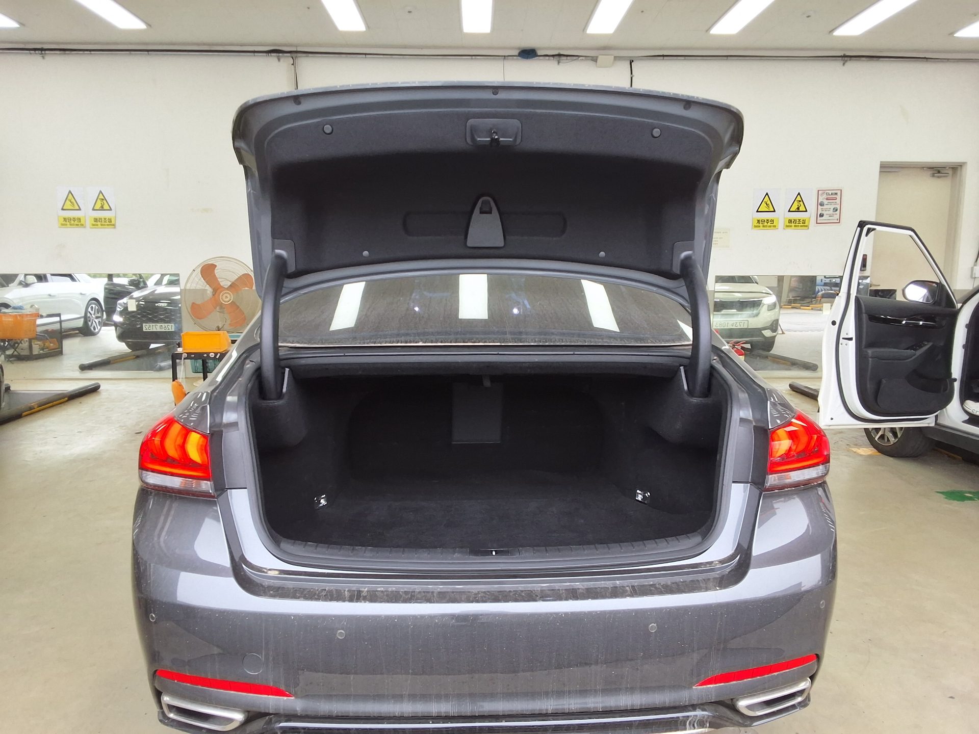 Genesis G80 2018 - Image 14