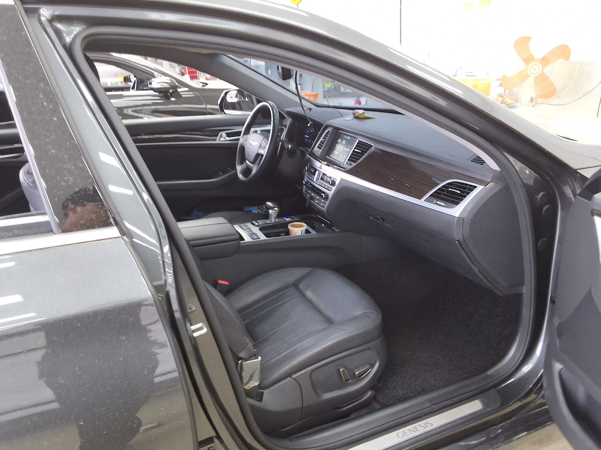 Genesis G80 2018 - Image 13