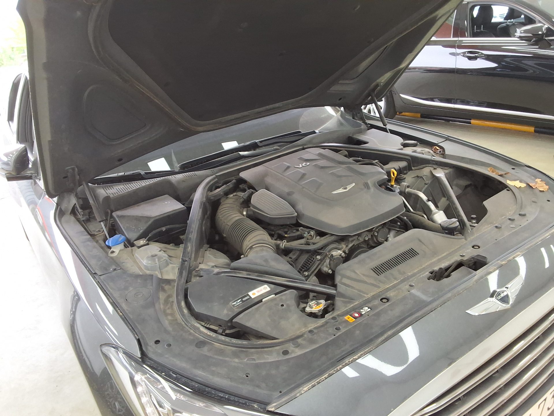 Genesis G80 2018 - Image 16