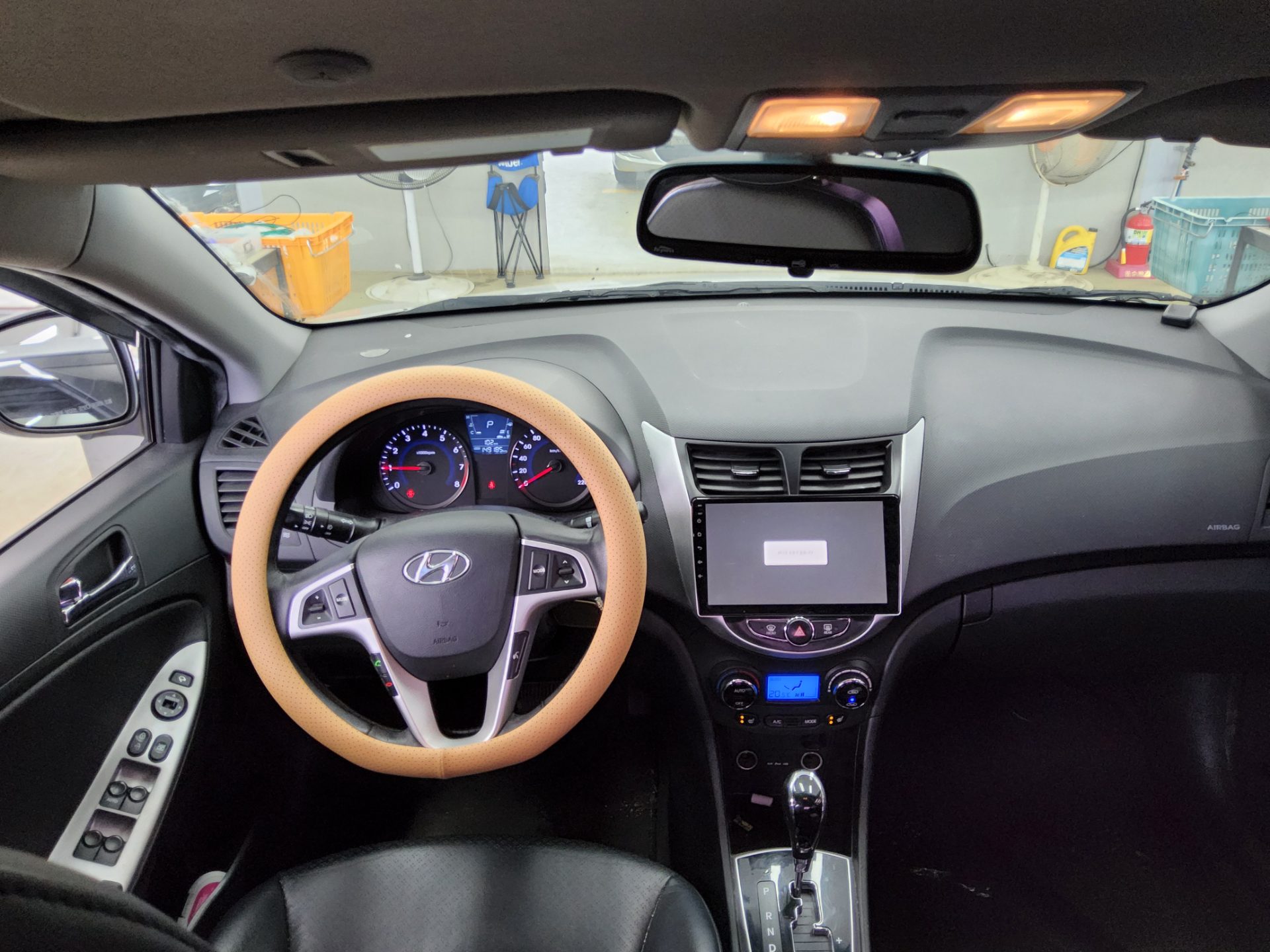 Hyundai Accent 2012 - Image 10