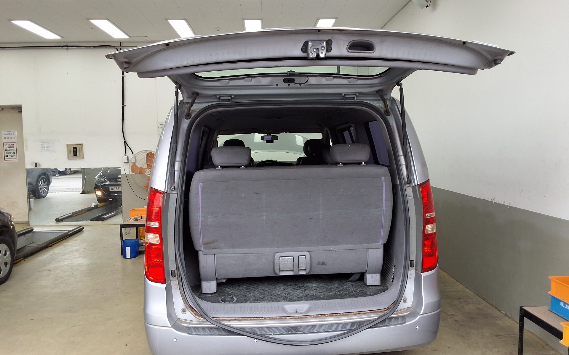 Hyundai Grand Starex 2012 - Image 14