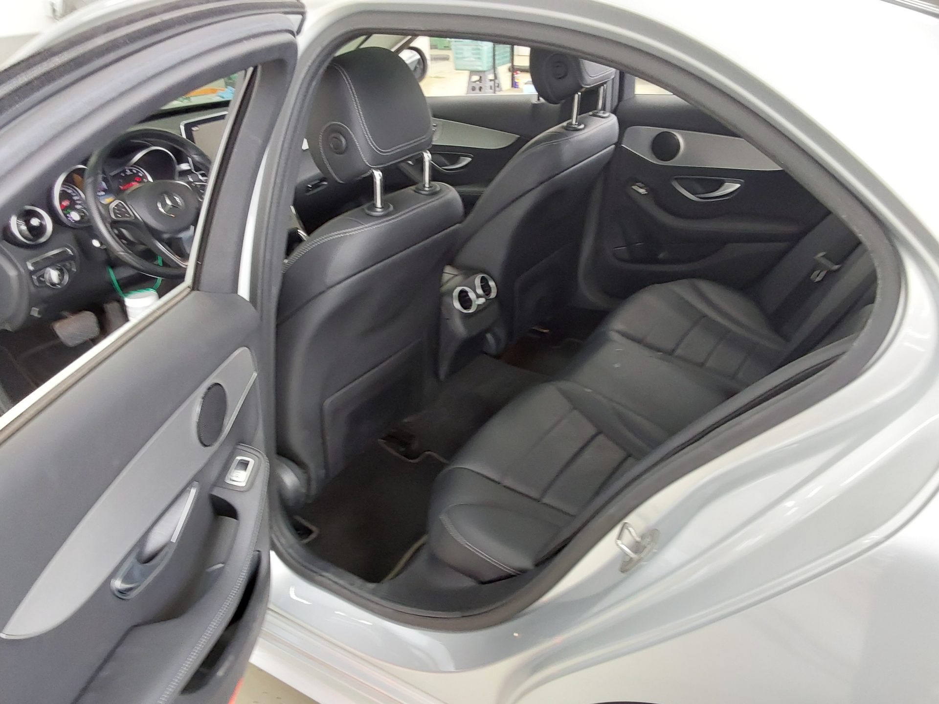 Mercedes-Benz C-Class - 11