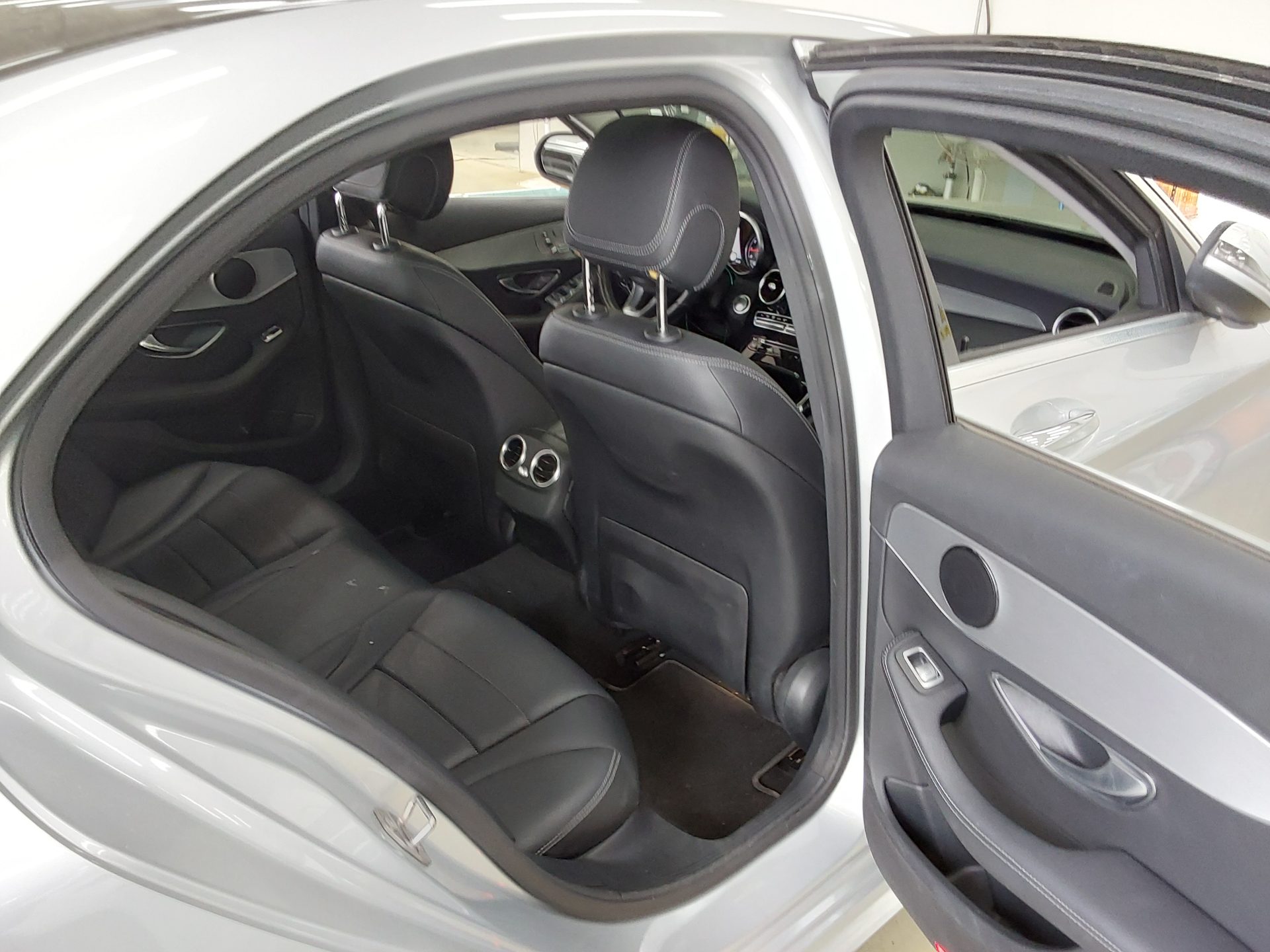 Mercedes-Benz C-Class - 12