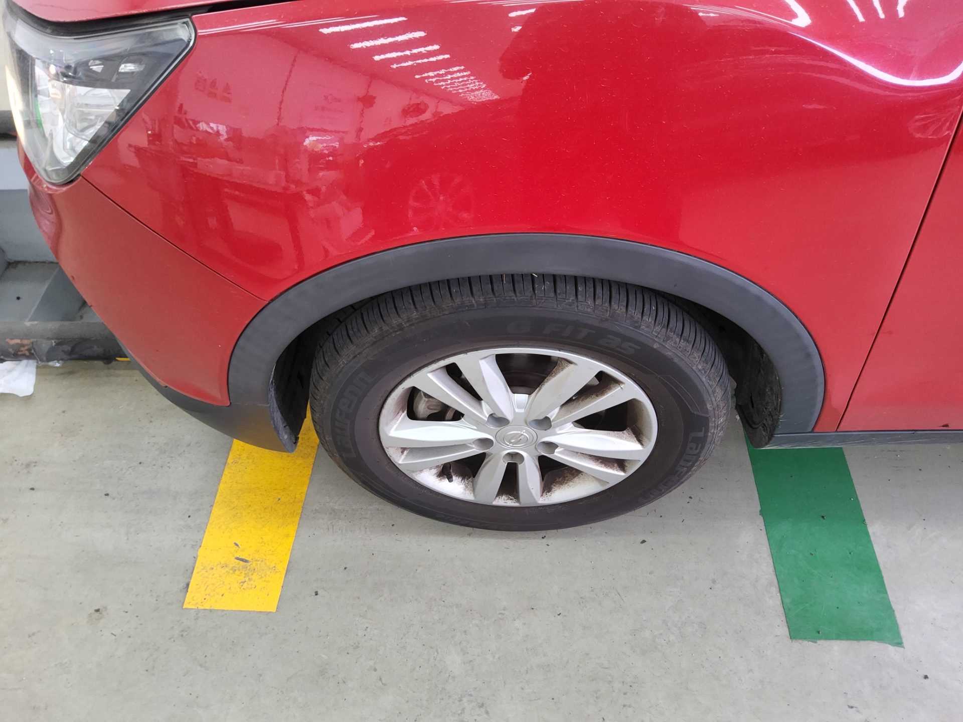 KG Mobility Tivoli 2016 - Image 17