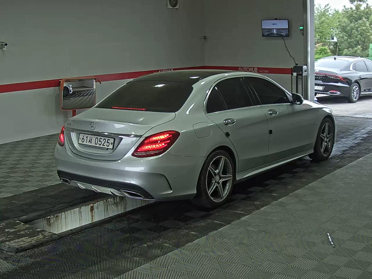 Mercedes-Benz C-Class - 4