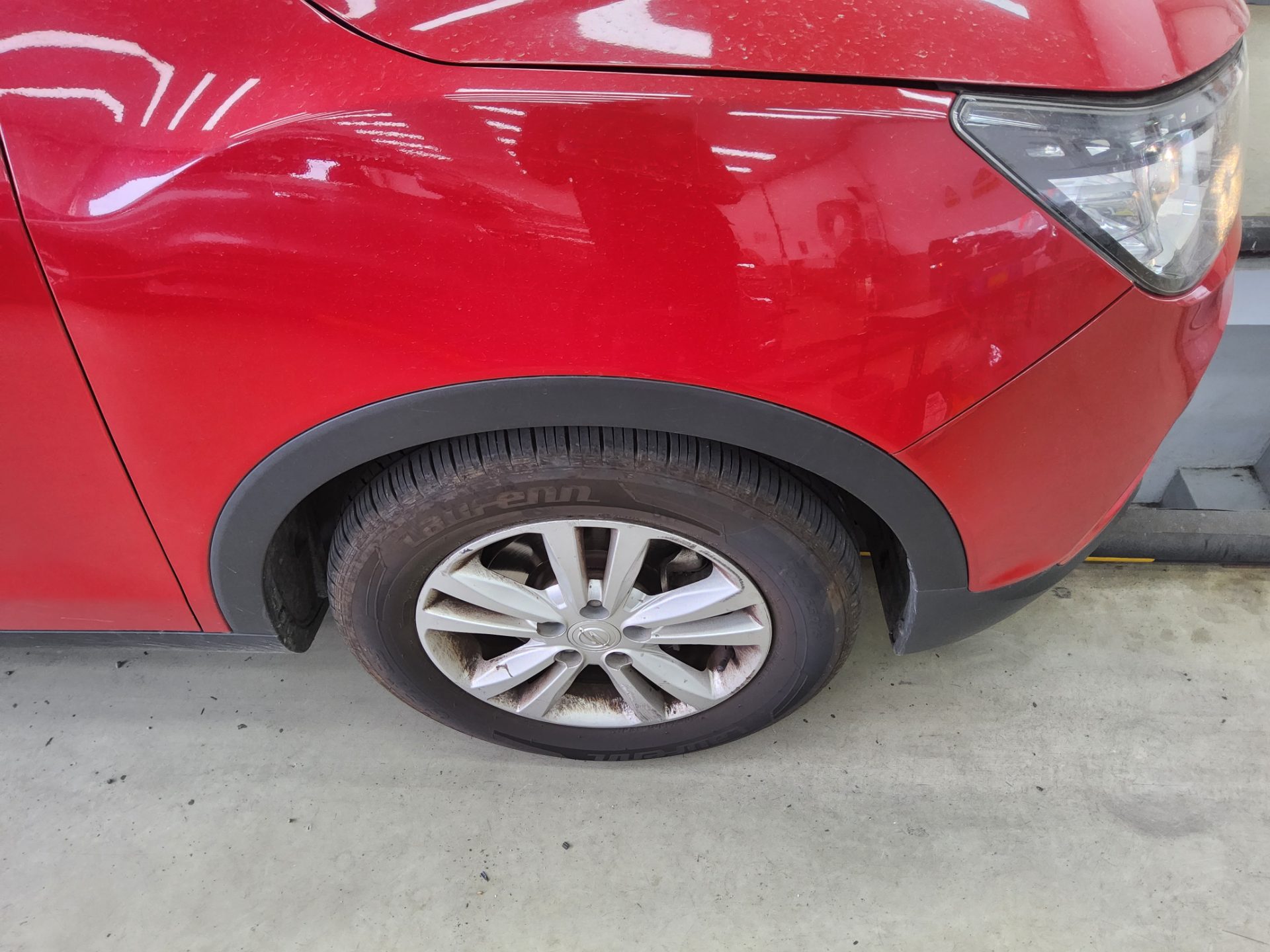 KG Mobility Tivoli 2016 - Image 19