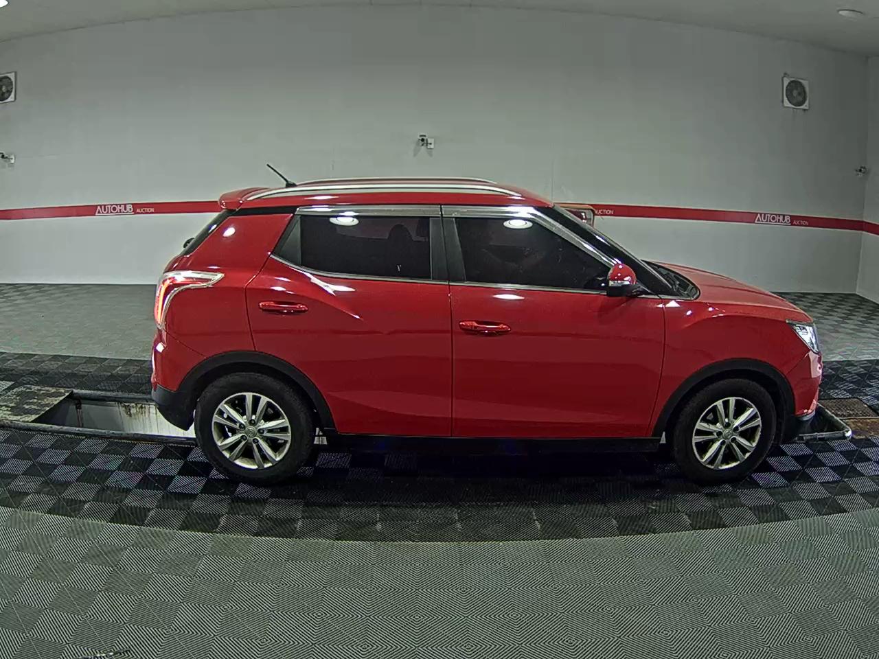 KG Mobility Tivoli 2016 - Image 3