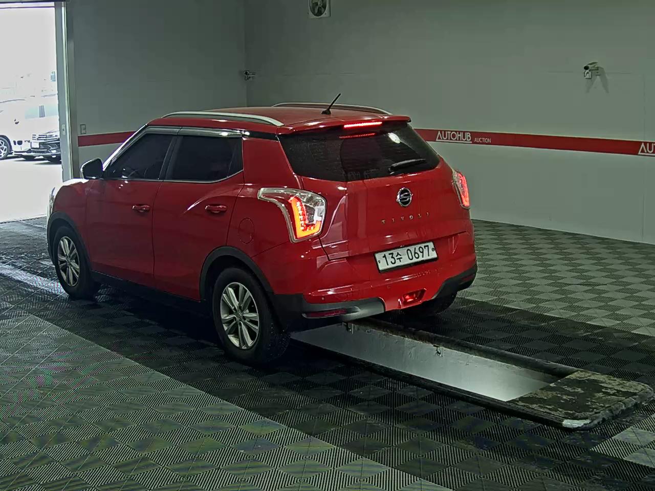 KG Mobility Tivoli 2016 - Image 5