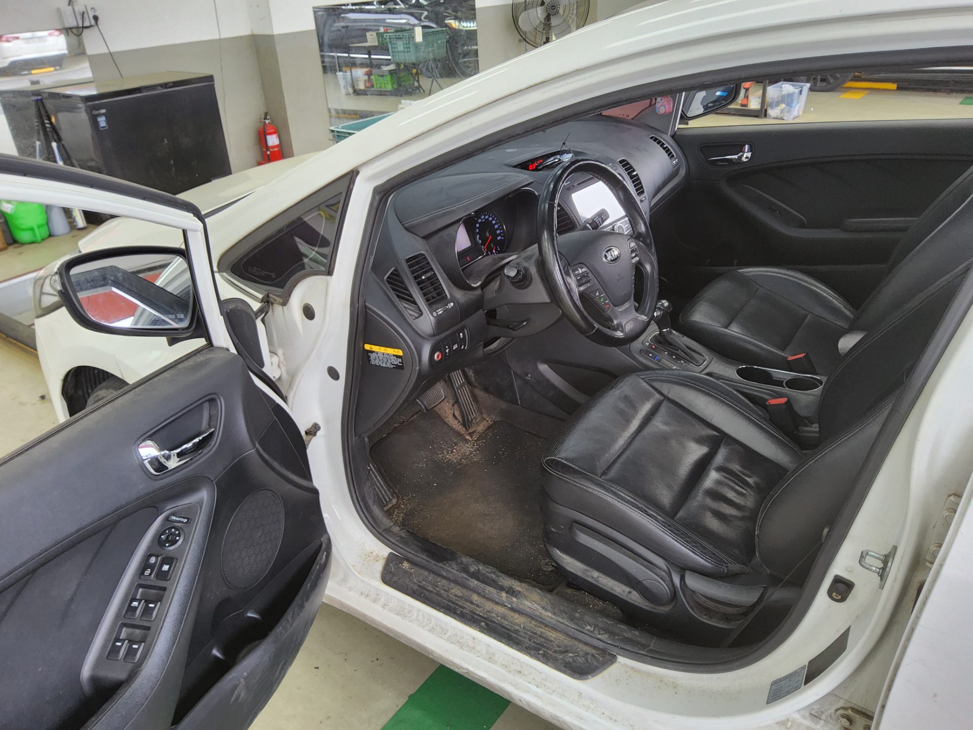 Kia K3 2013 - Image 9