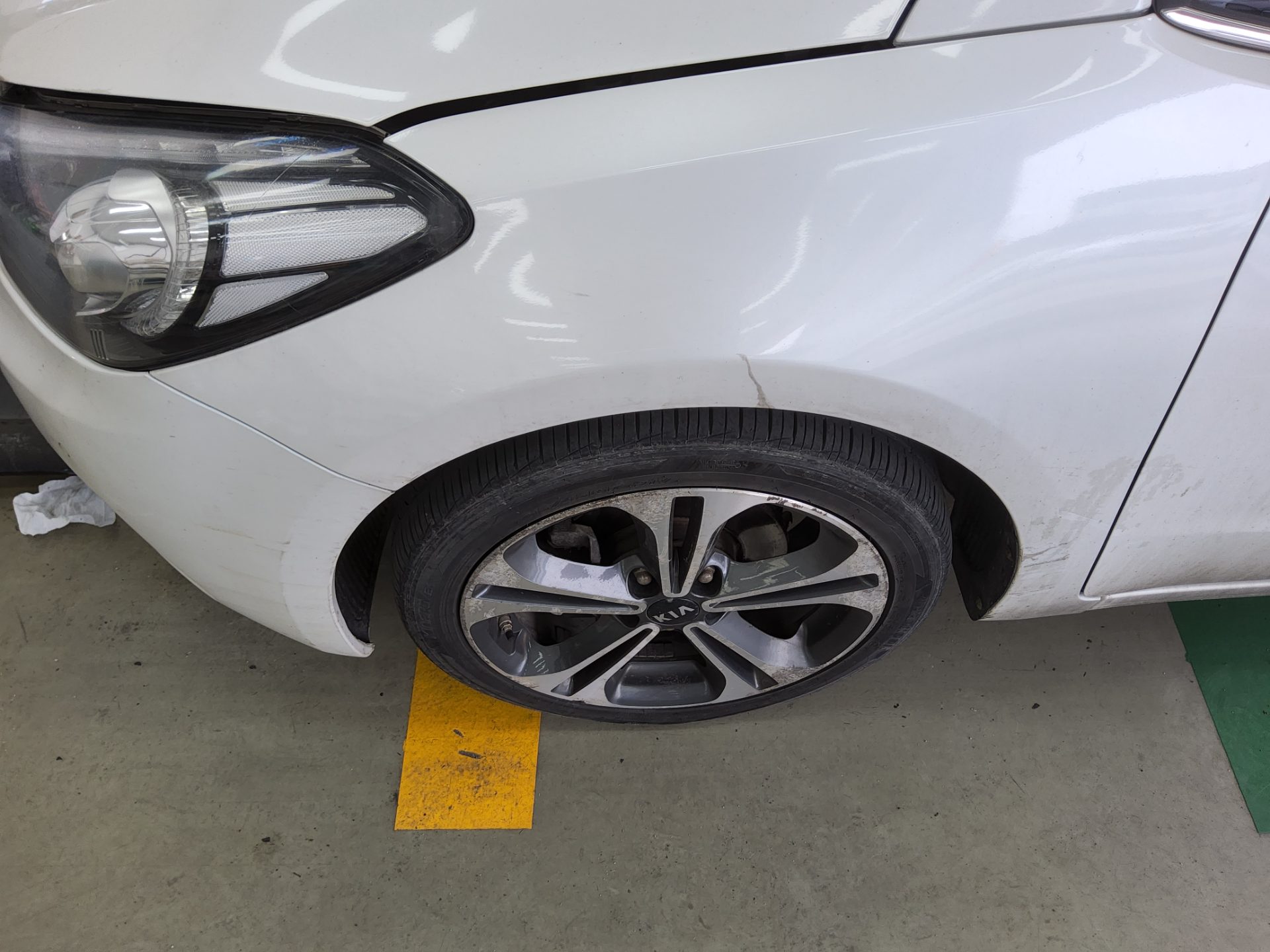 Kia K3 2013 - Image 17