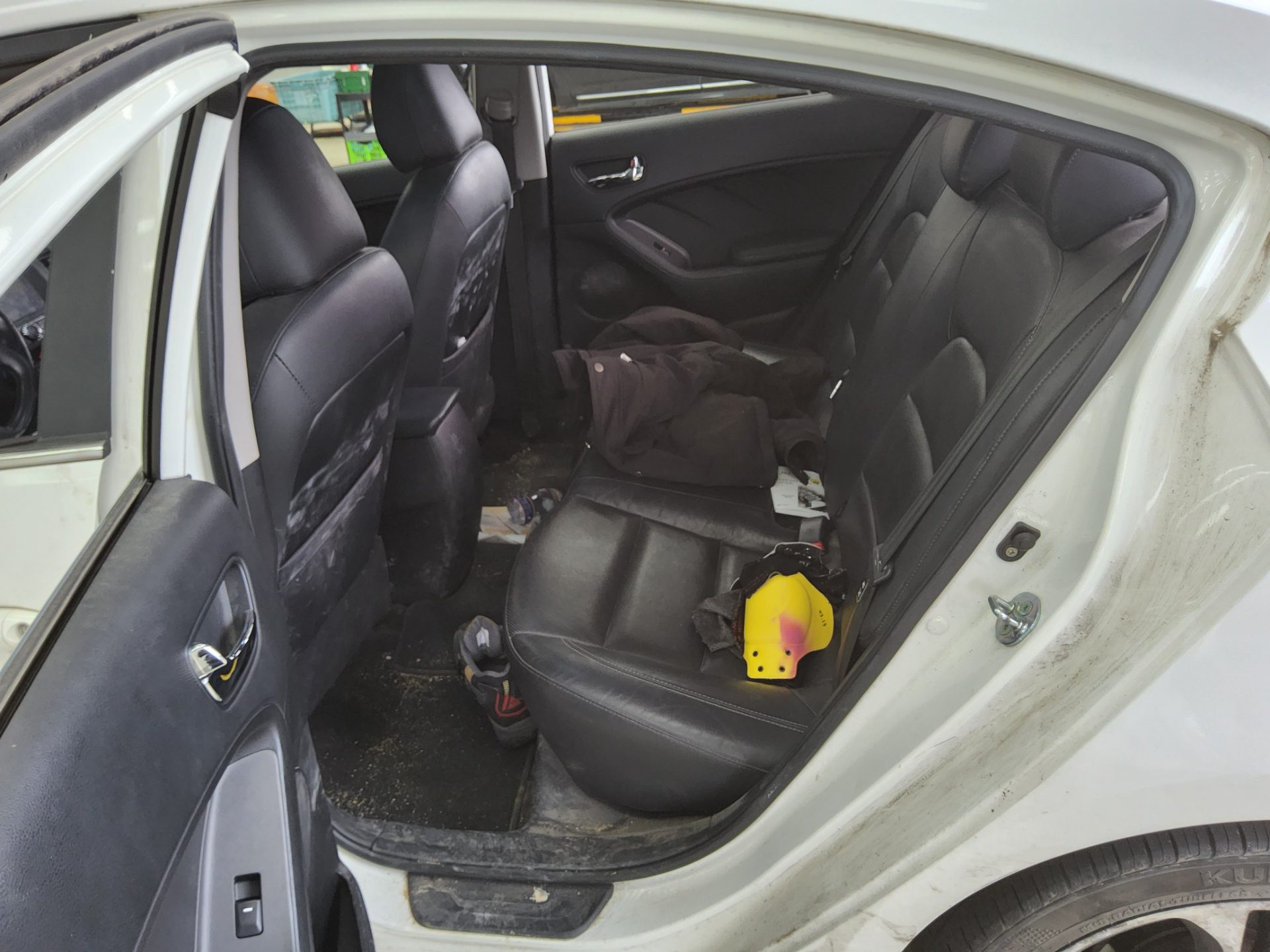 Kia K3 2013 - Image 11