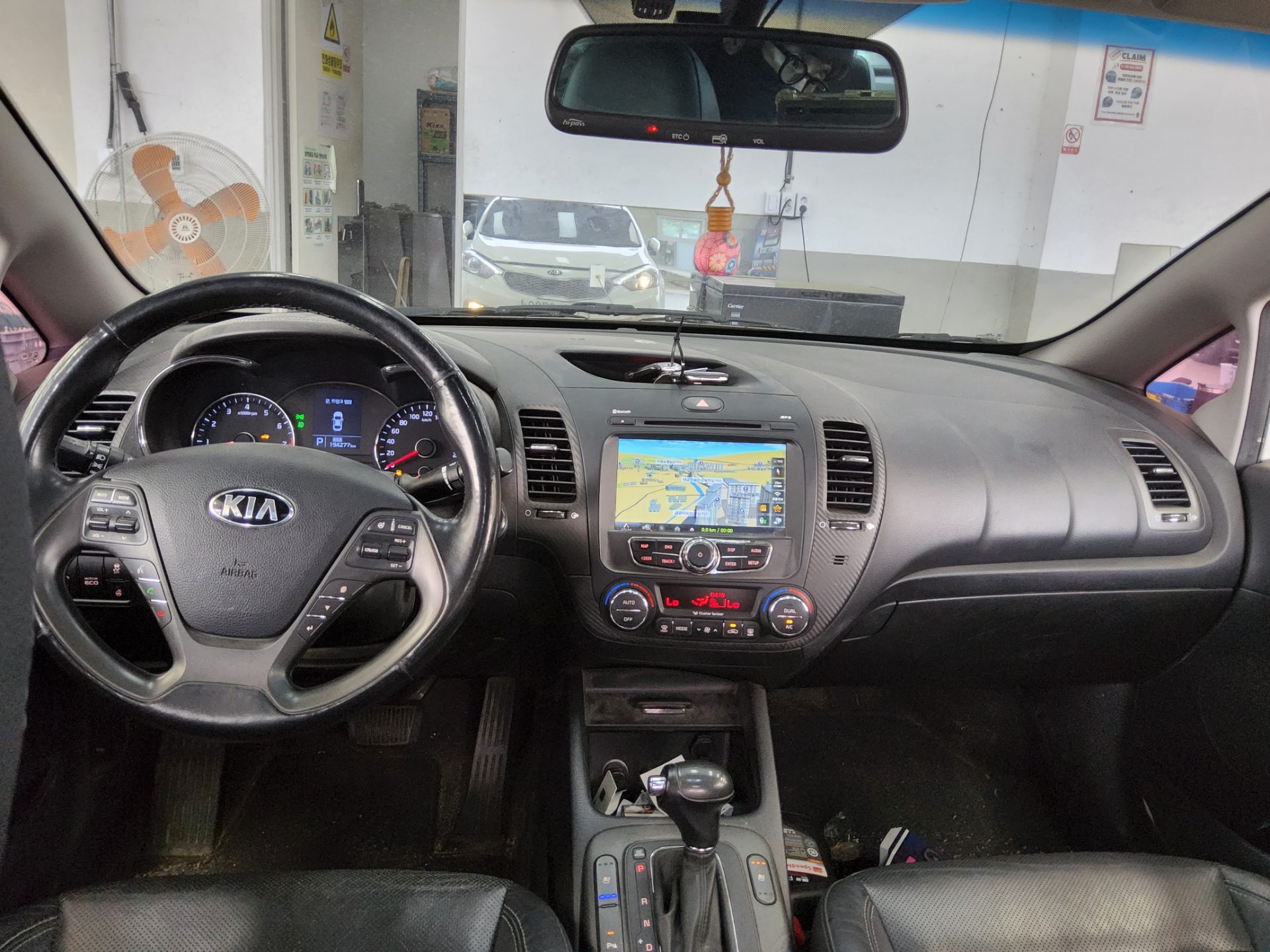 Kia K3 2013 - Image 10