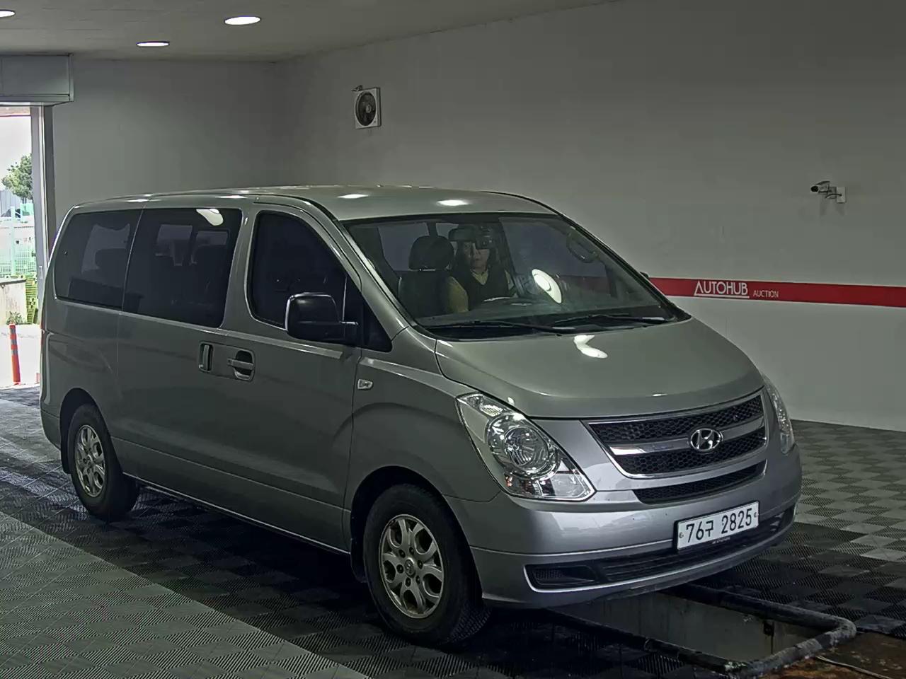 Hyundai Grand Starex 2012 - Image 2
