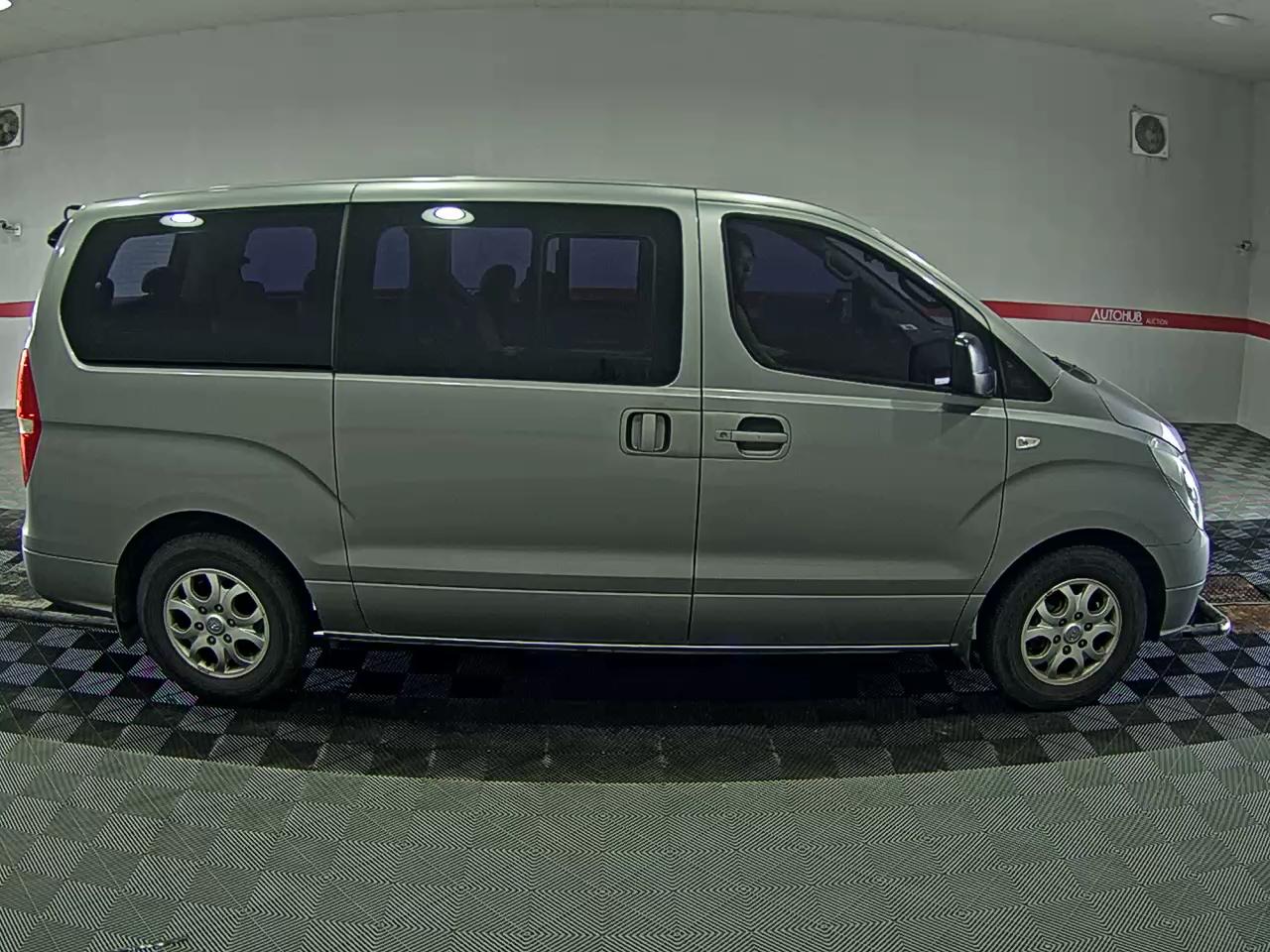 Hyundai Grand Starex 2012 - Image 3