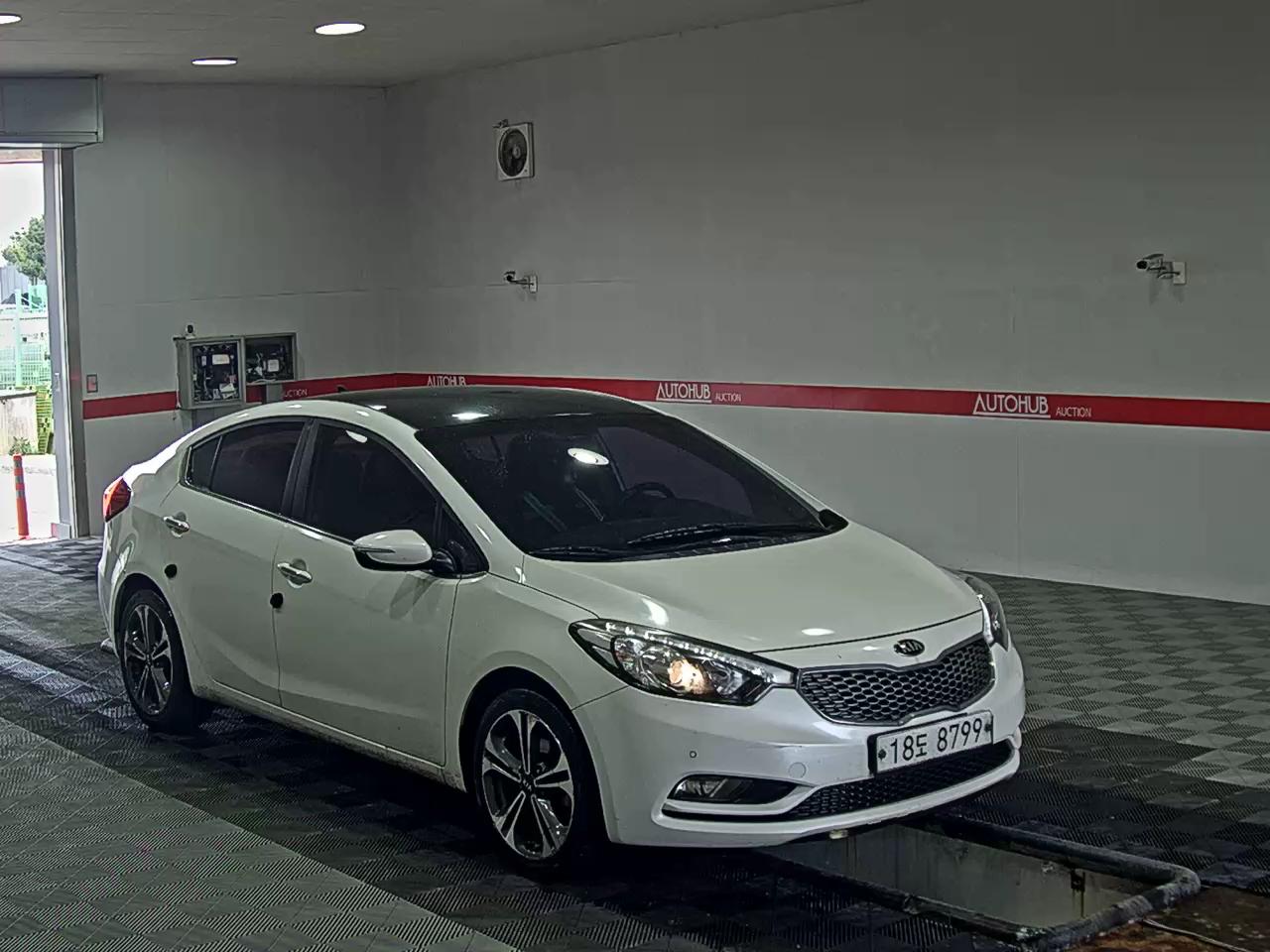 Kia K3 2013 - Image 2