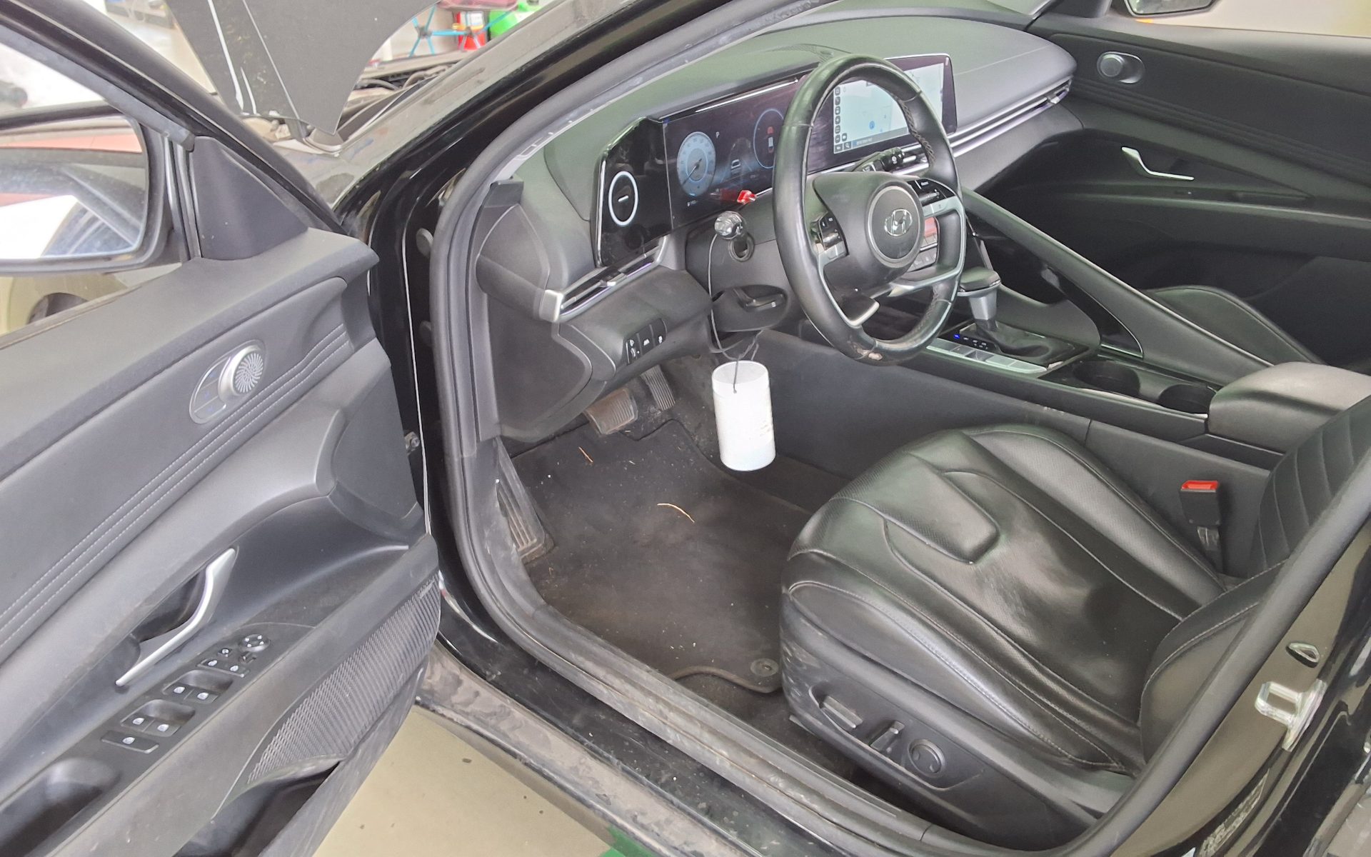 Hyundai Elantra 2022 - Image 9