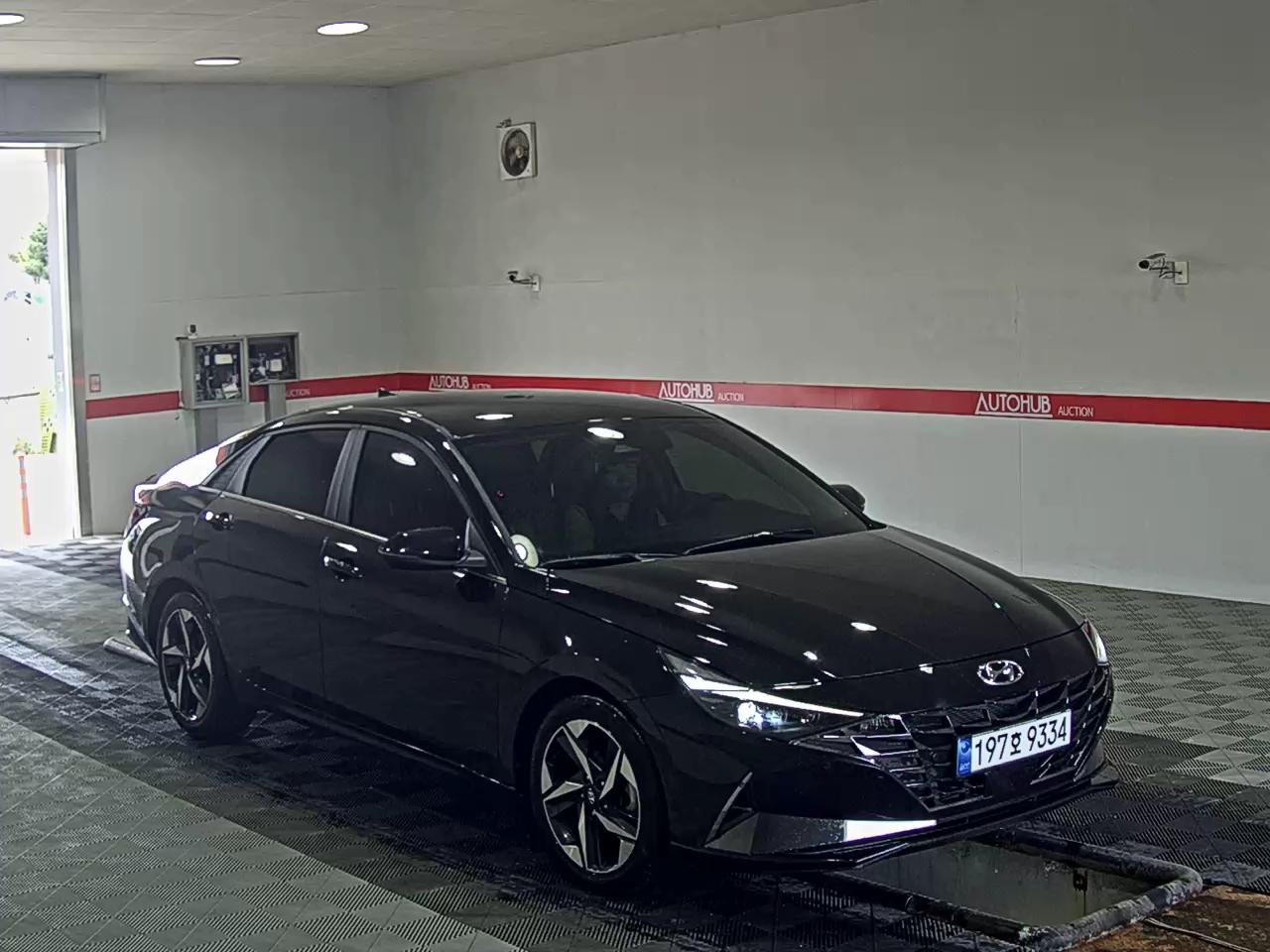 Hyundai Elantra 2022 - Image 2