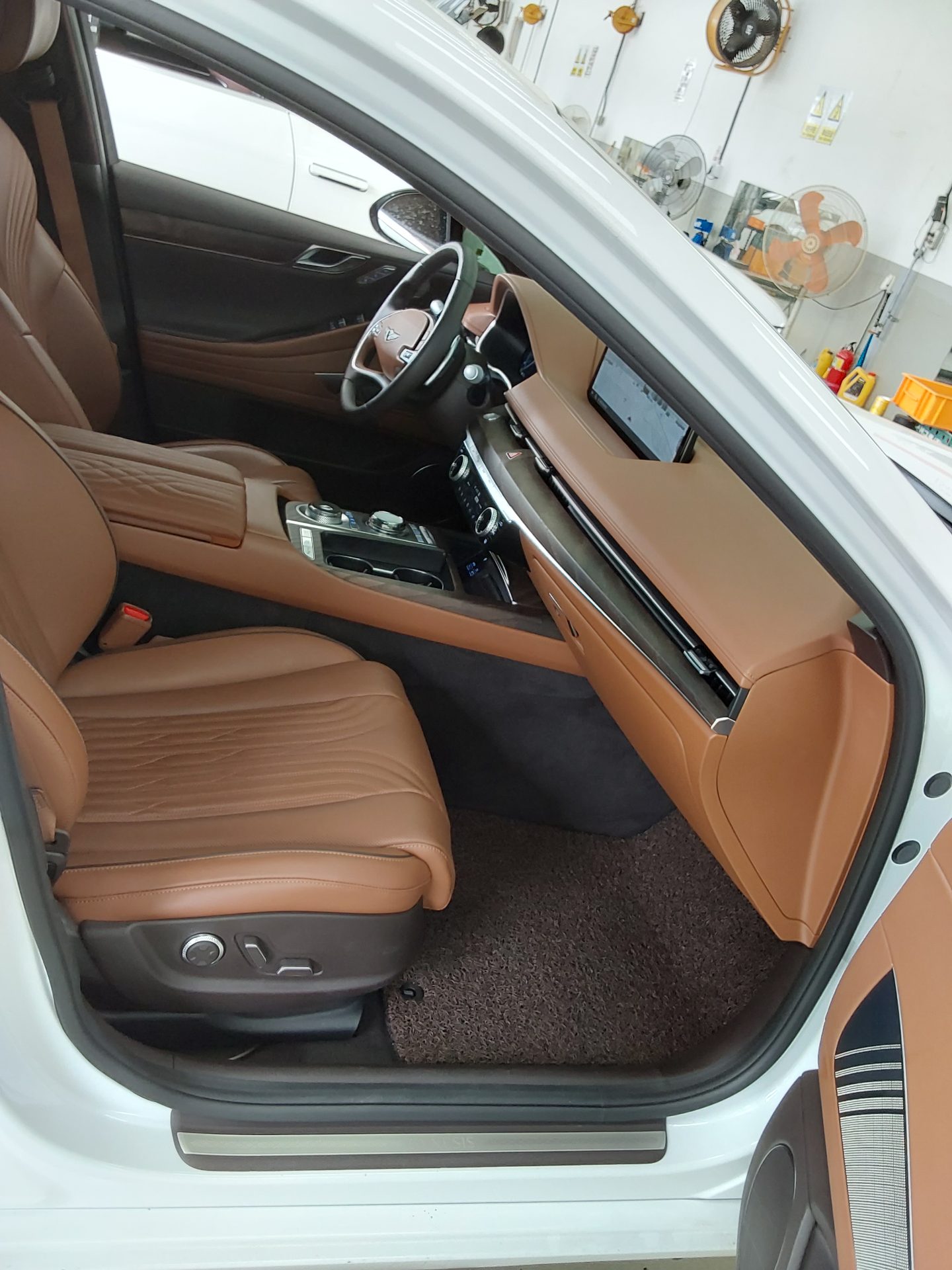 هيونداي جينيسيس 2023 - صورة 13