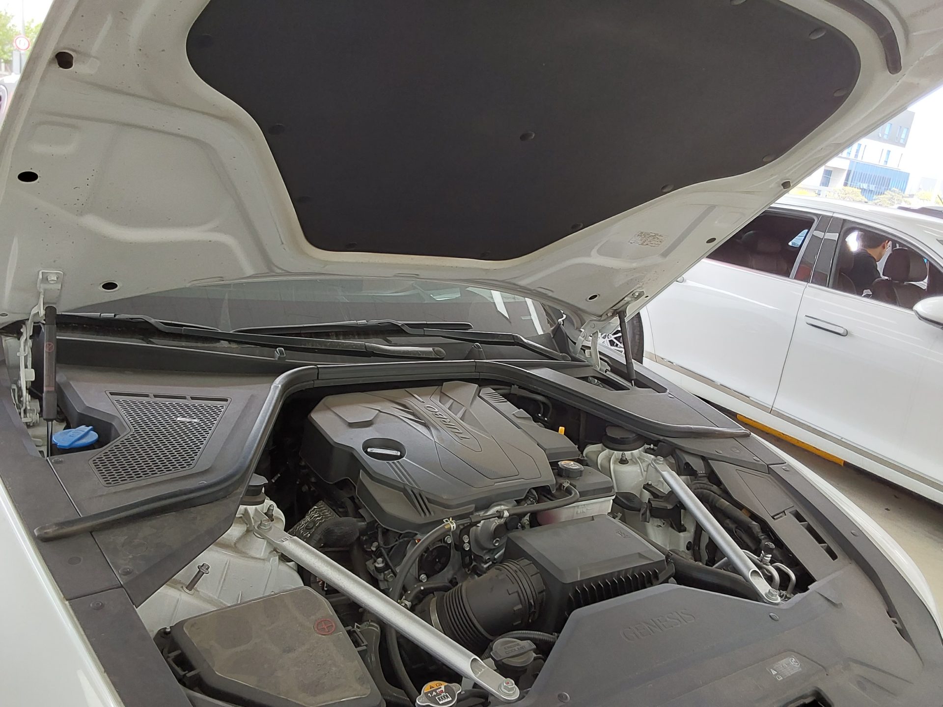 هيونداي جينيسيس 2023 - صورة 18