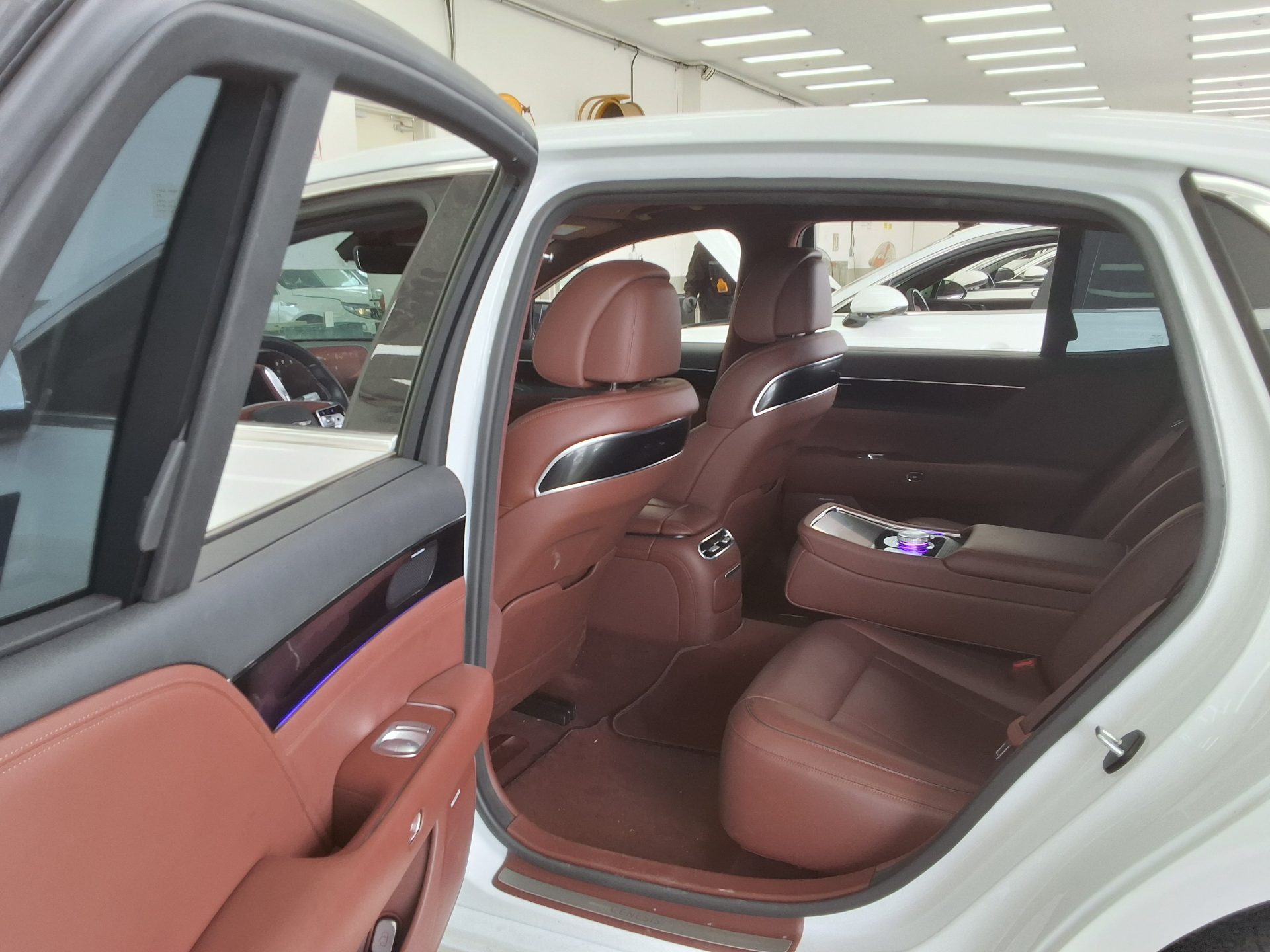 هيونداي جينيسيس 2023 - صورة 11