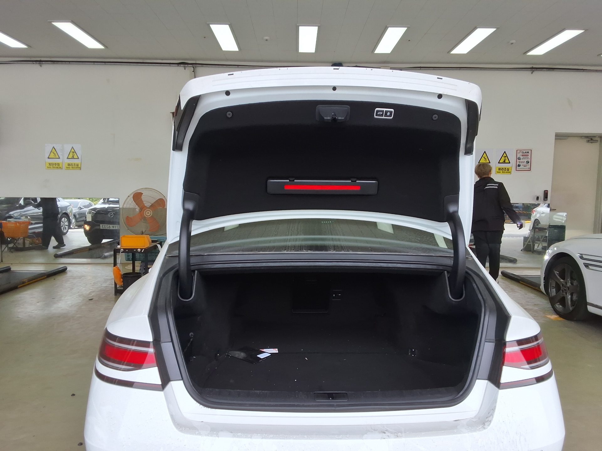 هيونداي جينيسيس 2023 - صورة 14