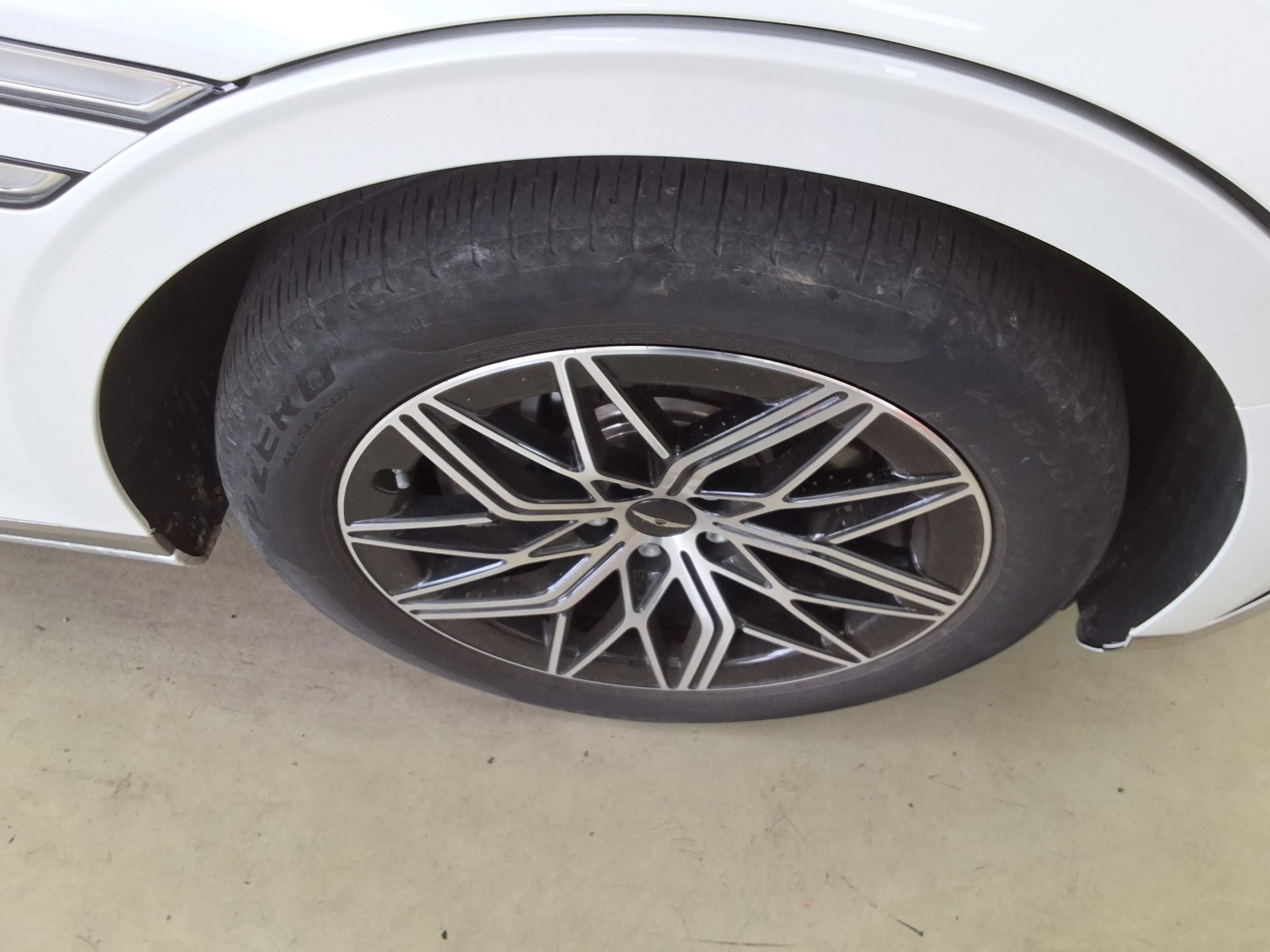 هيونداي جينيسيس 2023 - صورة 19