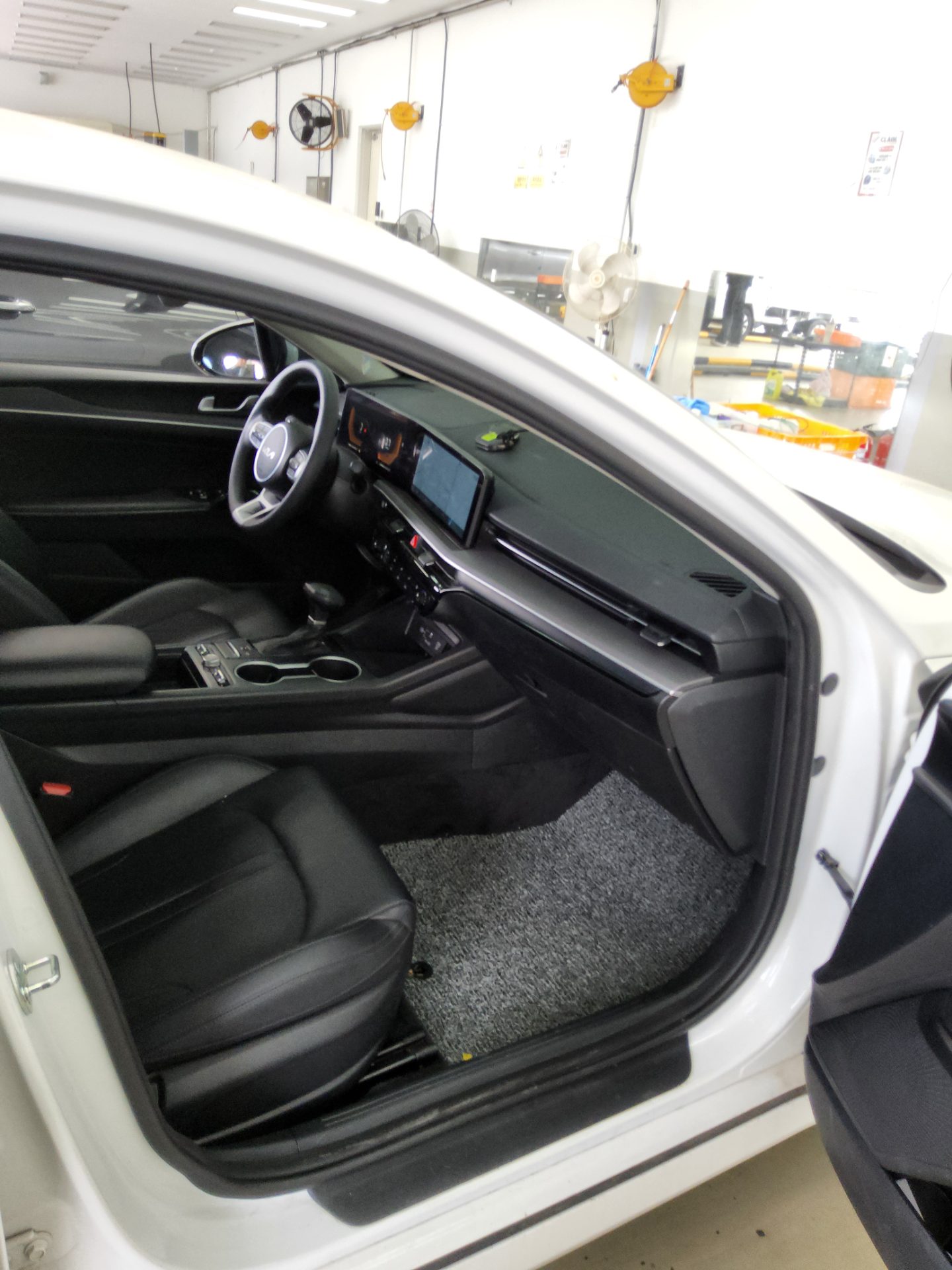 Kia K5 2024 - Image 13