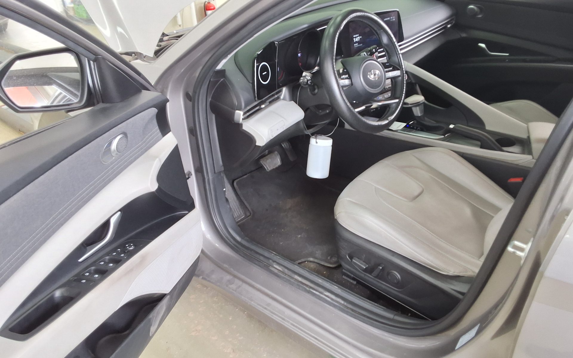 Hyundai Elantra 2022 - Image 9