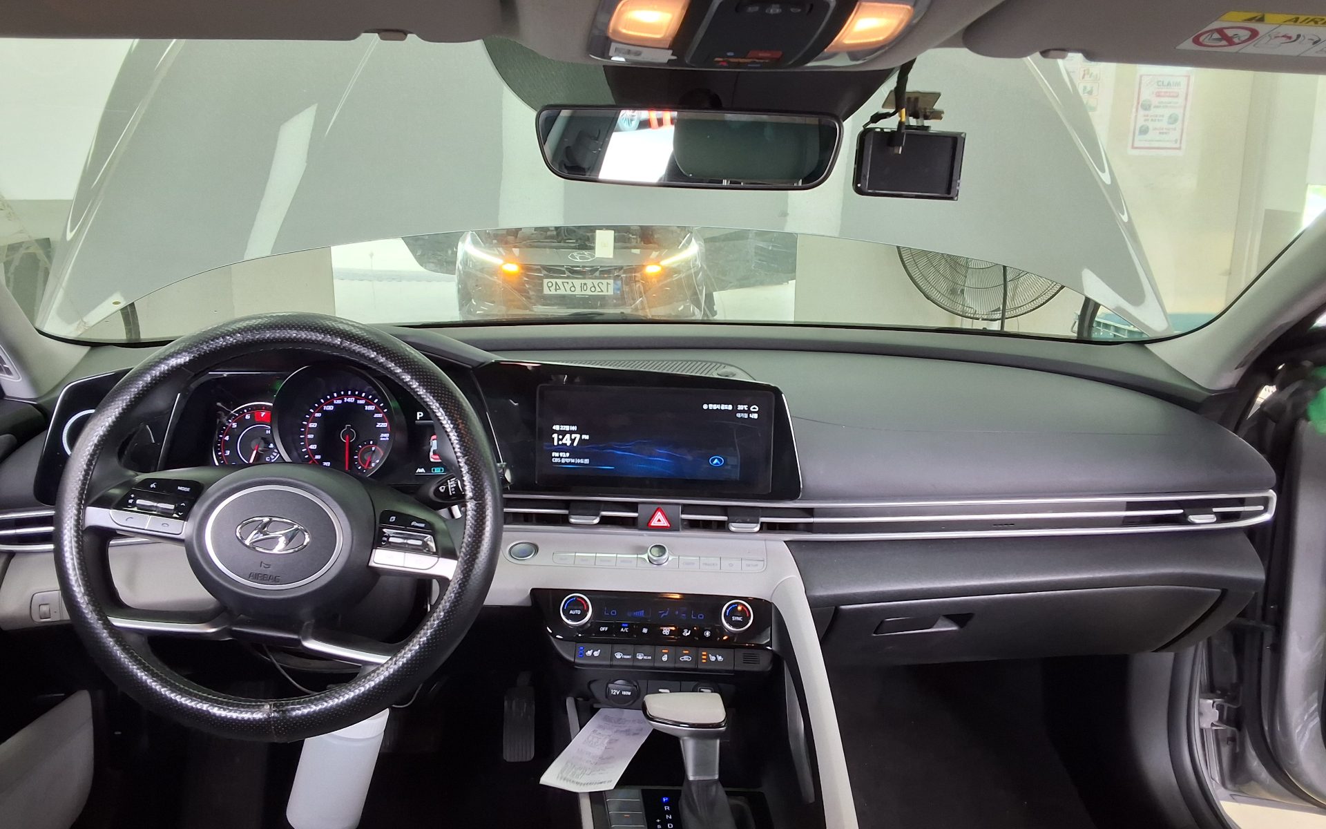 Hyundai Elantra 2022 - Image 10