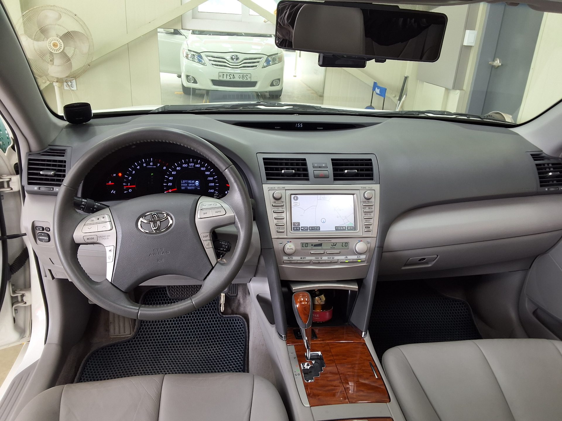 تويوتا كامري 2011 - صورة 19