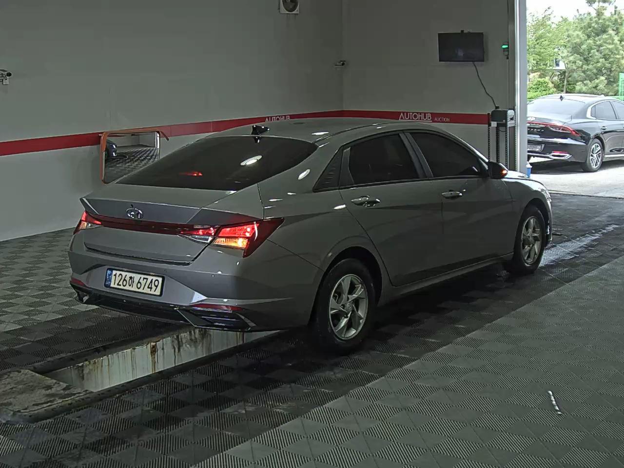 Hyundai Elantra 2022 - Image 4